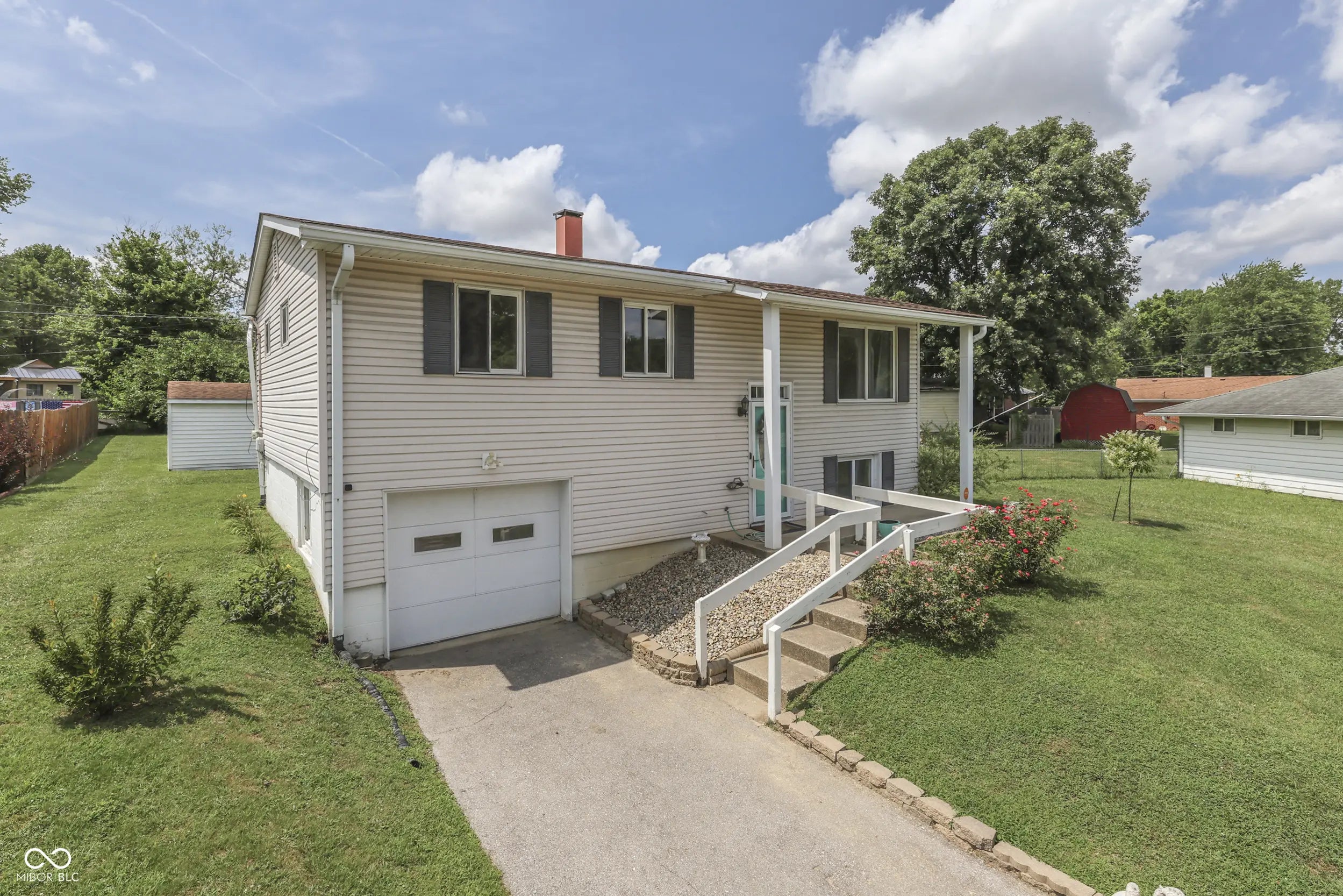 4546 Laclede Street, Indianapolis