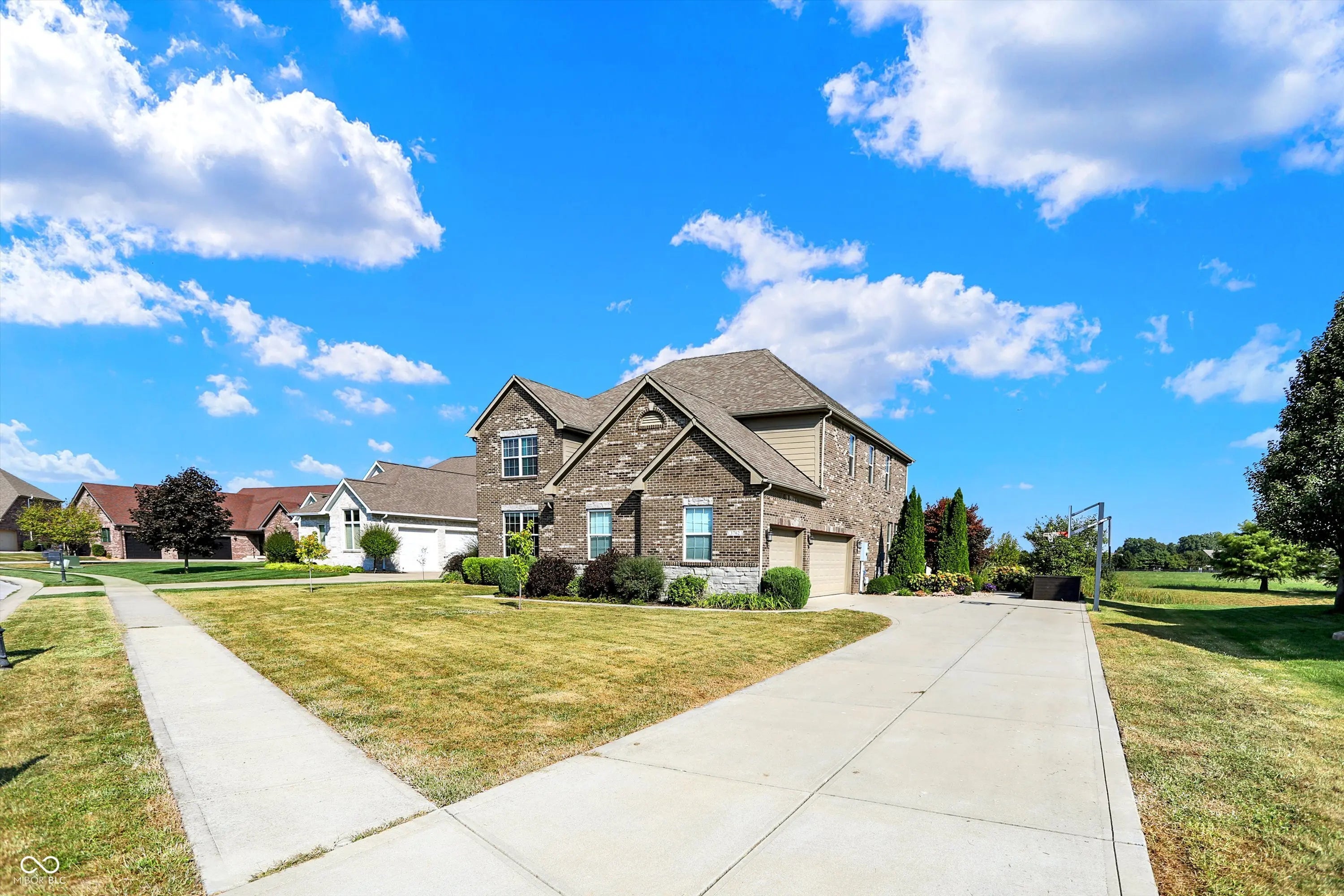 3762 Woodruff Place MLS 22050228 Wyncrest photo 1