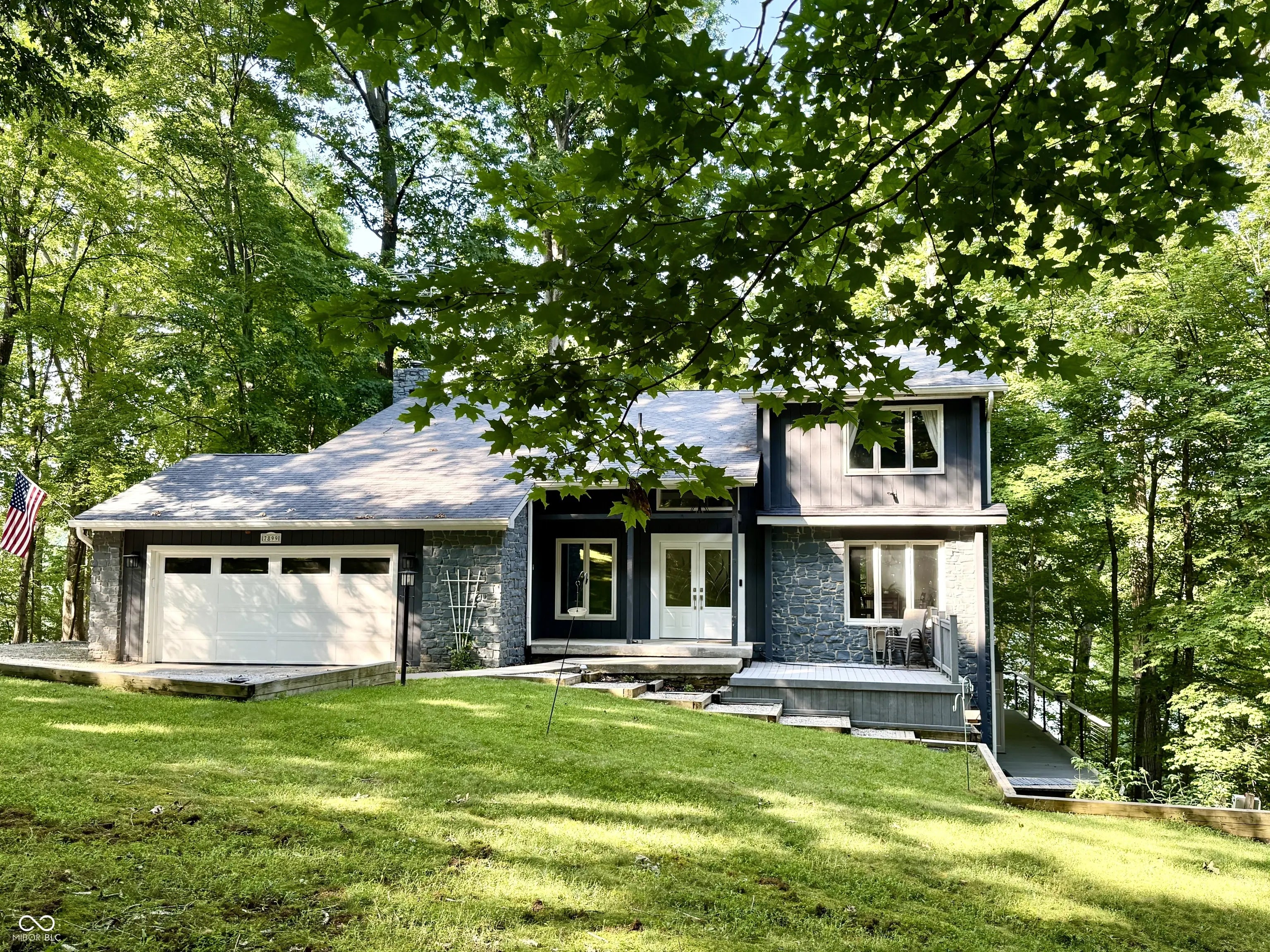 7899 Timber Cliff Lane, Trafalgar