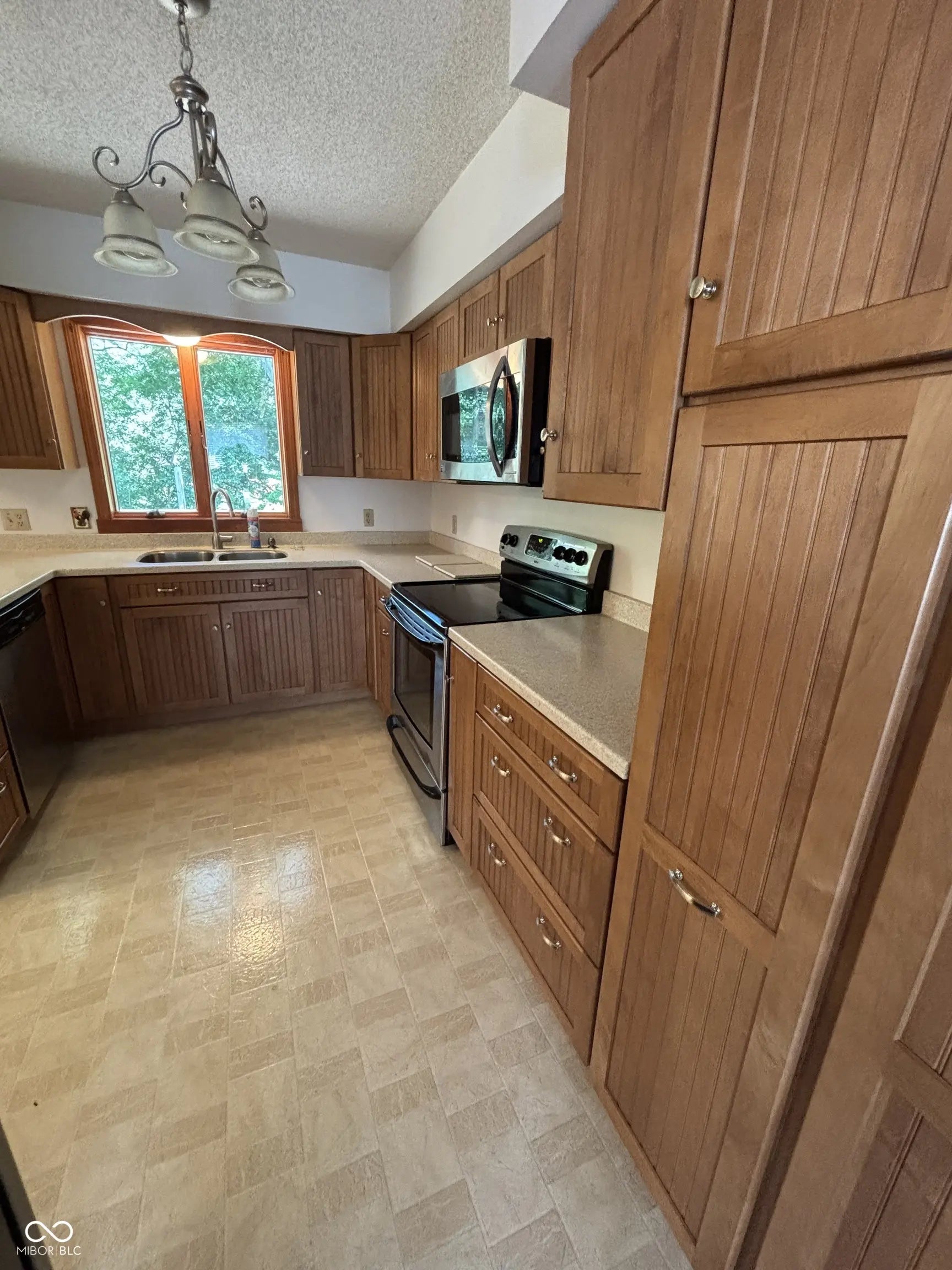 408 Sherwood Drive MLS 22050298 No Subdivision photo 5