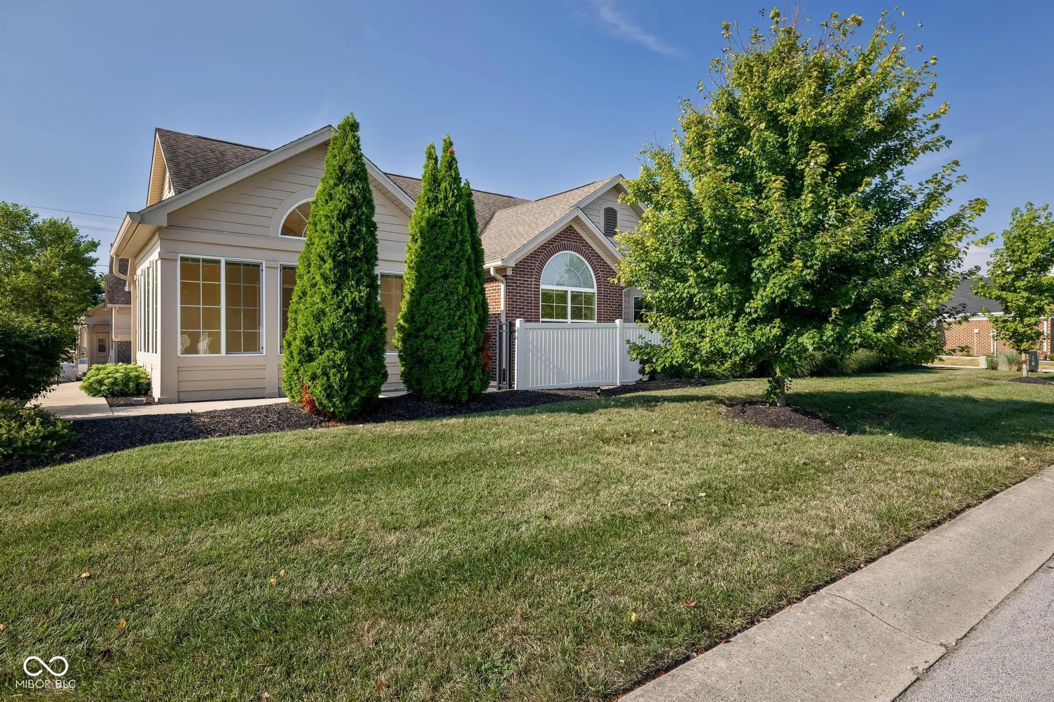10327 Gateway Drive, Indianapolis