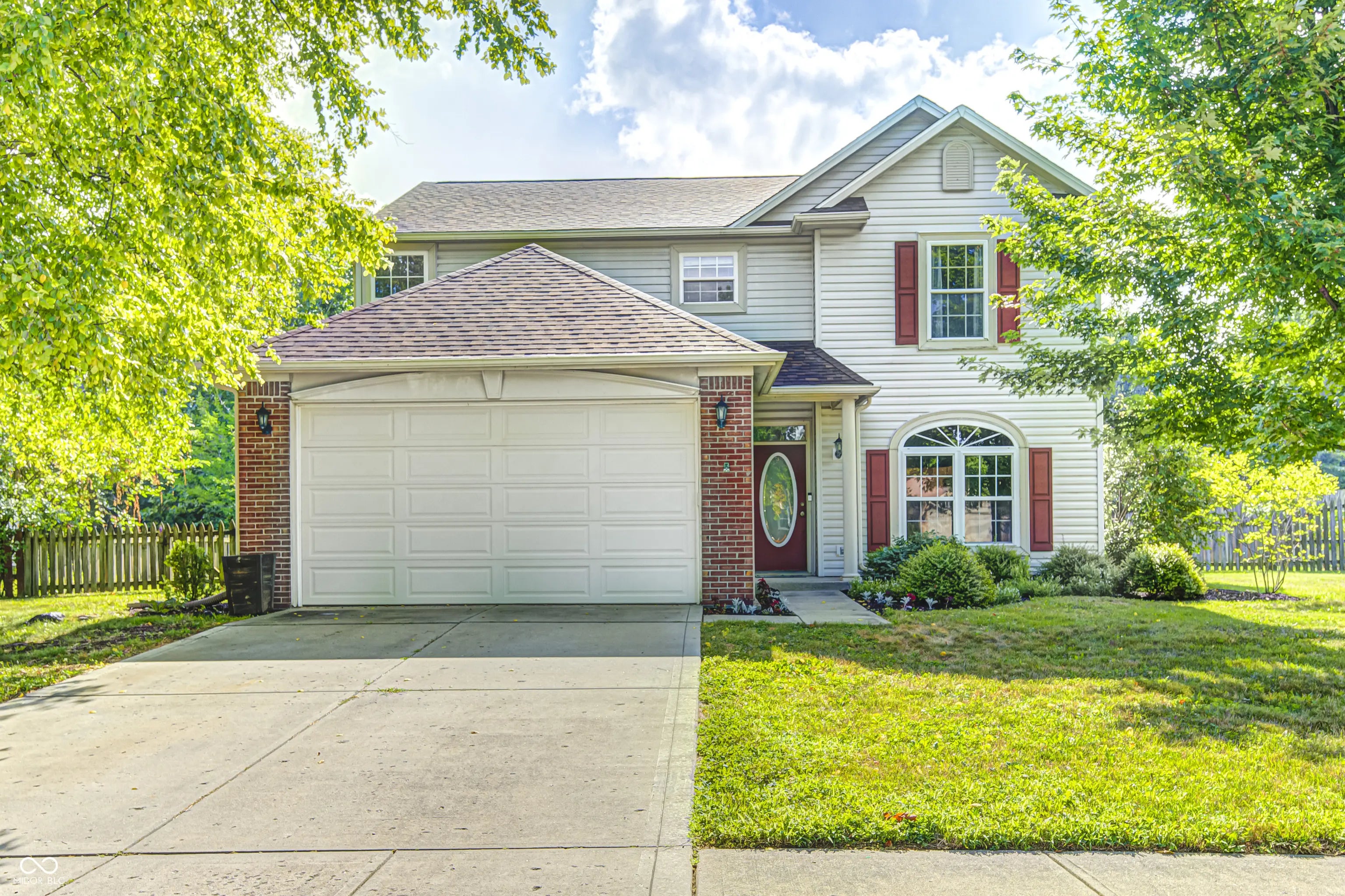1143 Kinross Drive, Avon