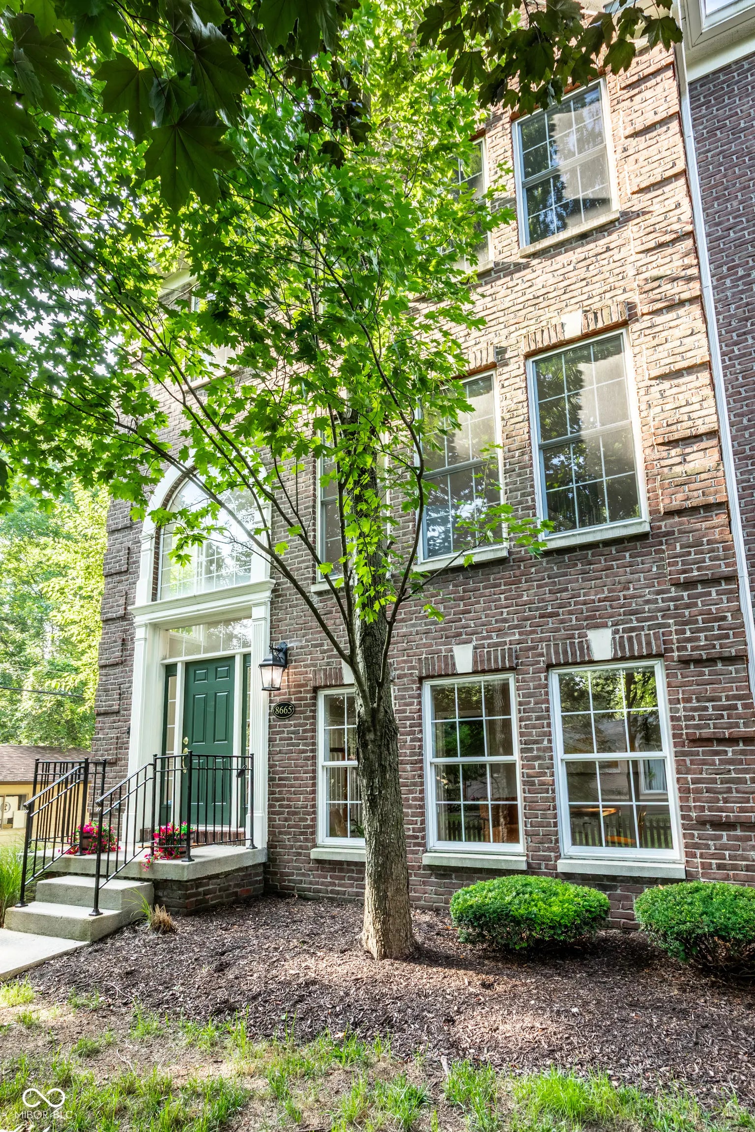 8665 Meridian Square Drive, Indianapolis