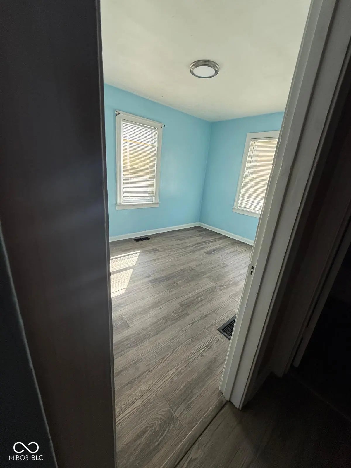 1328-1330 N Chester Avenue MLS 22050471 East Lawn Add Vajens 6th Add photo 3