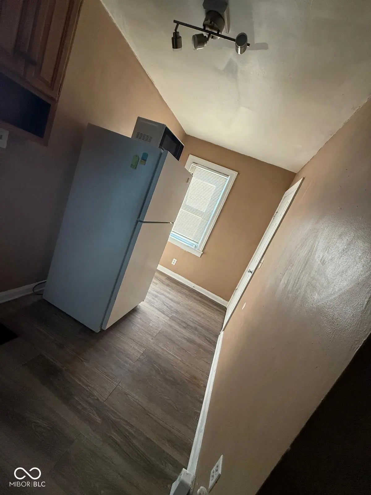 1328-1330 N Chester Avenue MLS 22050471 East Lawn Add Vajens 6th Add photo 4