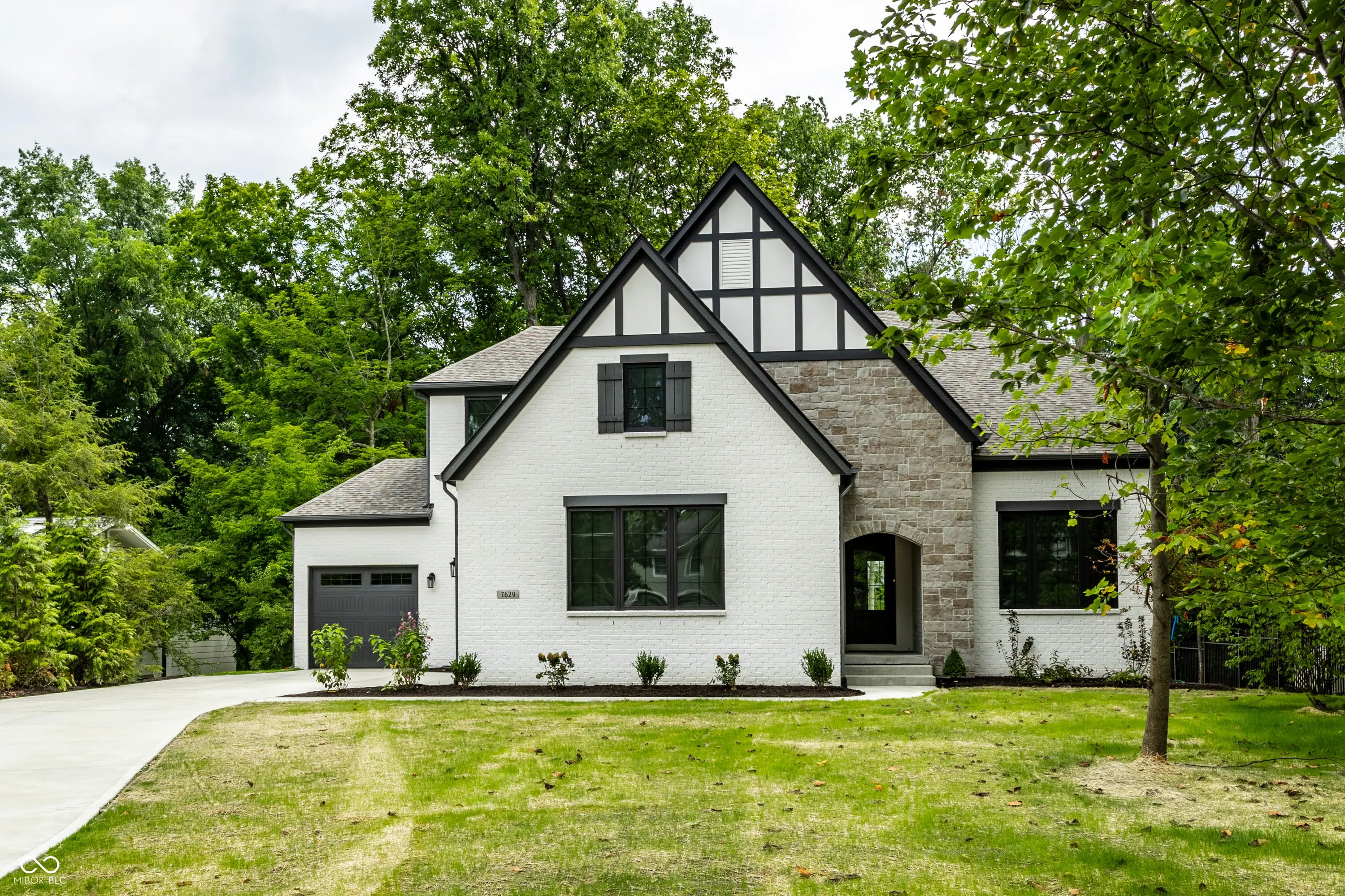 7629 Washington Boulevard, Indianapolis