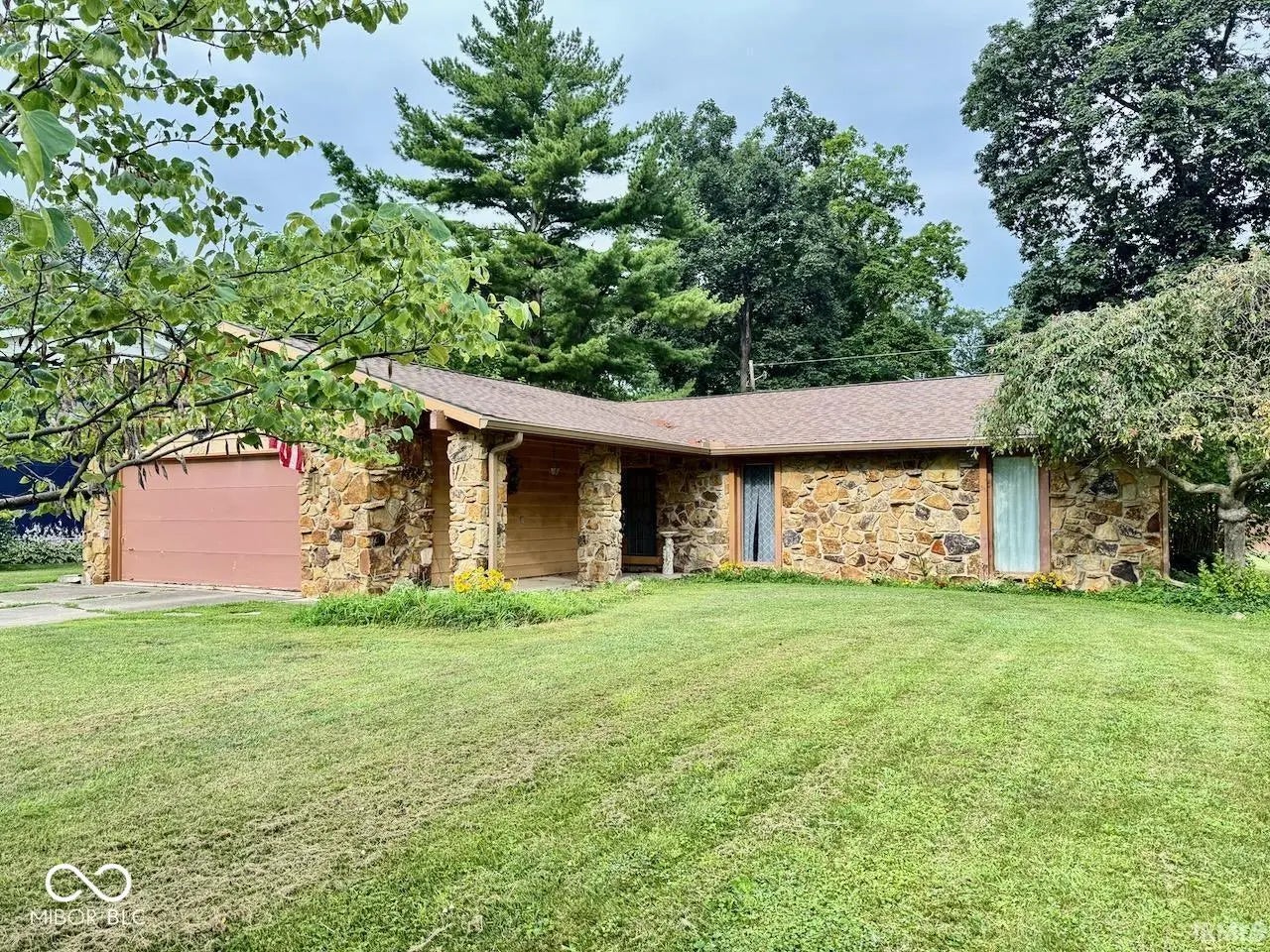 1009 S Buckingham Road, Yorktown