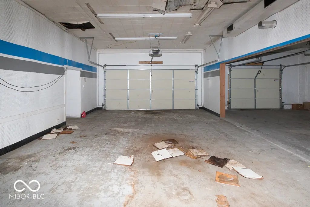 3839 E Washington Street MLS 22050892 Empty photo 13