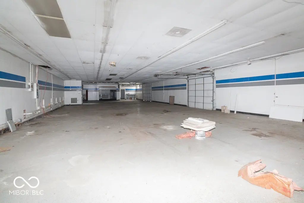 3839 E Washington Street MLS 22050892 Empty photo 6