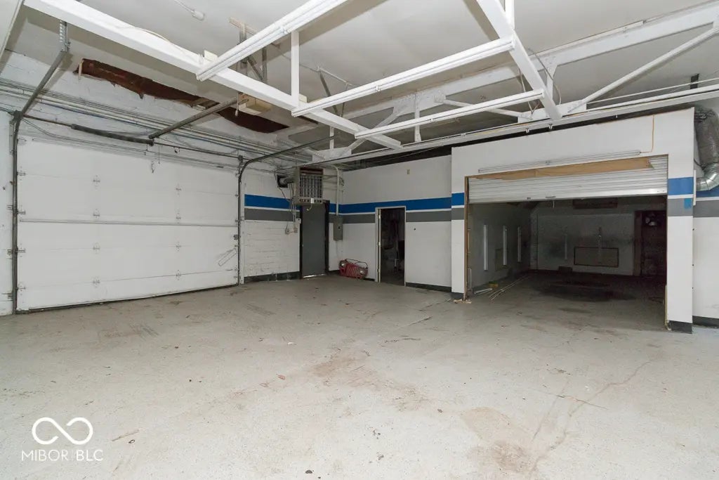 3839 E Washington Street MLS 22050892 Empty photo 9