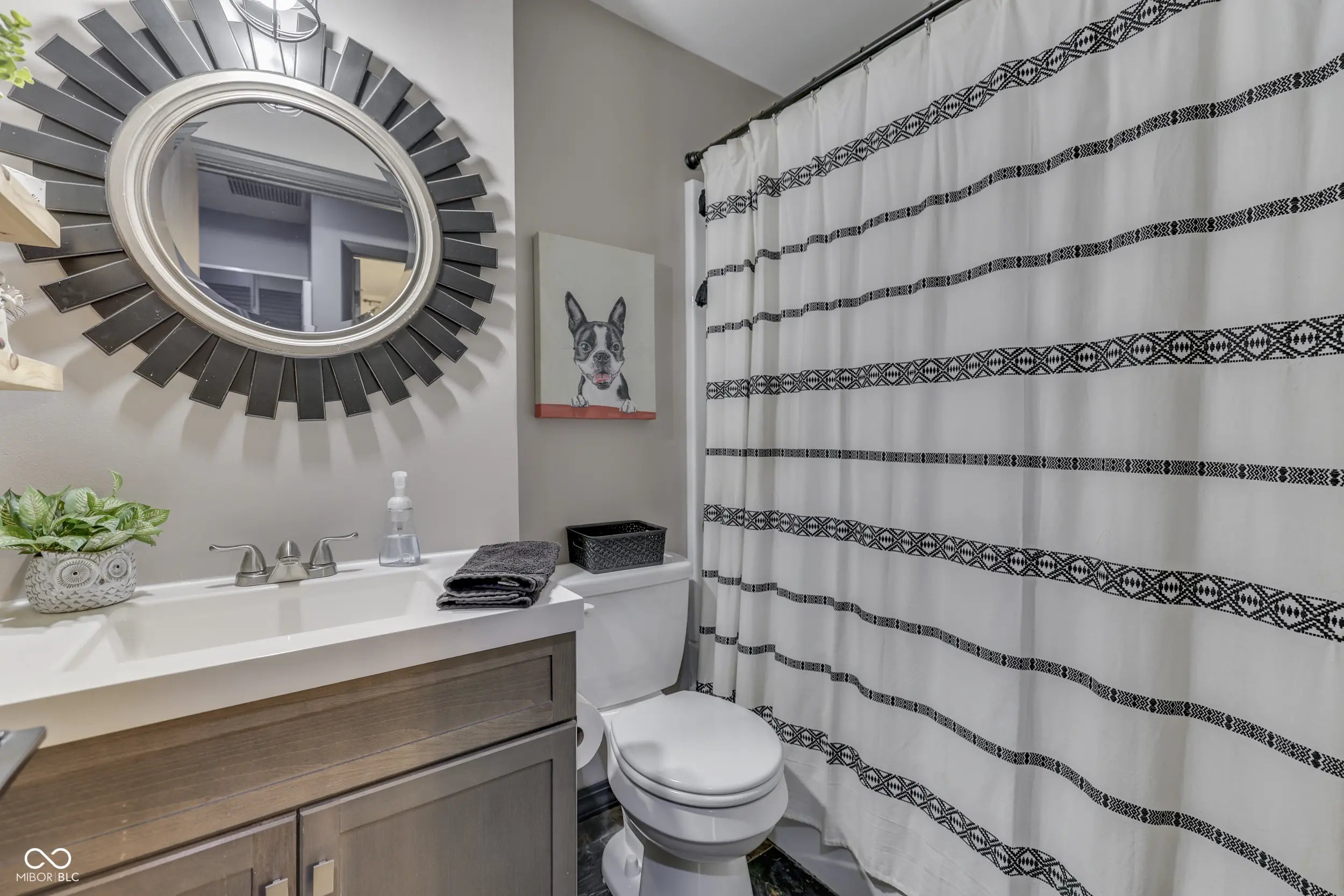 110 N Tresslar Avenue MLS 22051054 Utterback photo 32