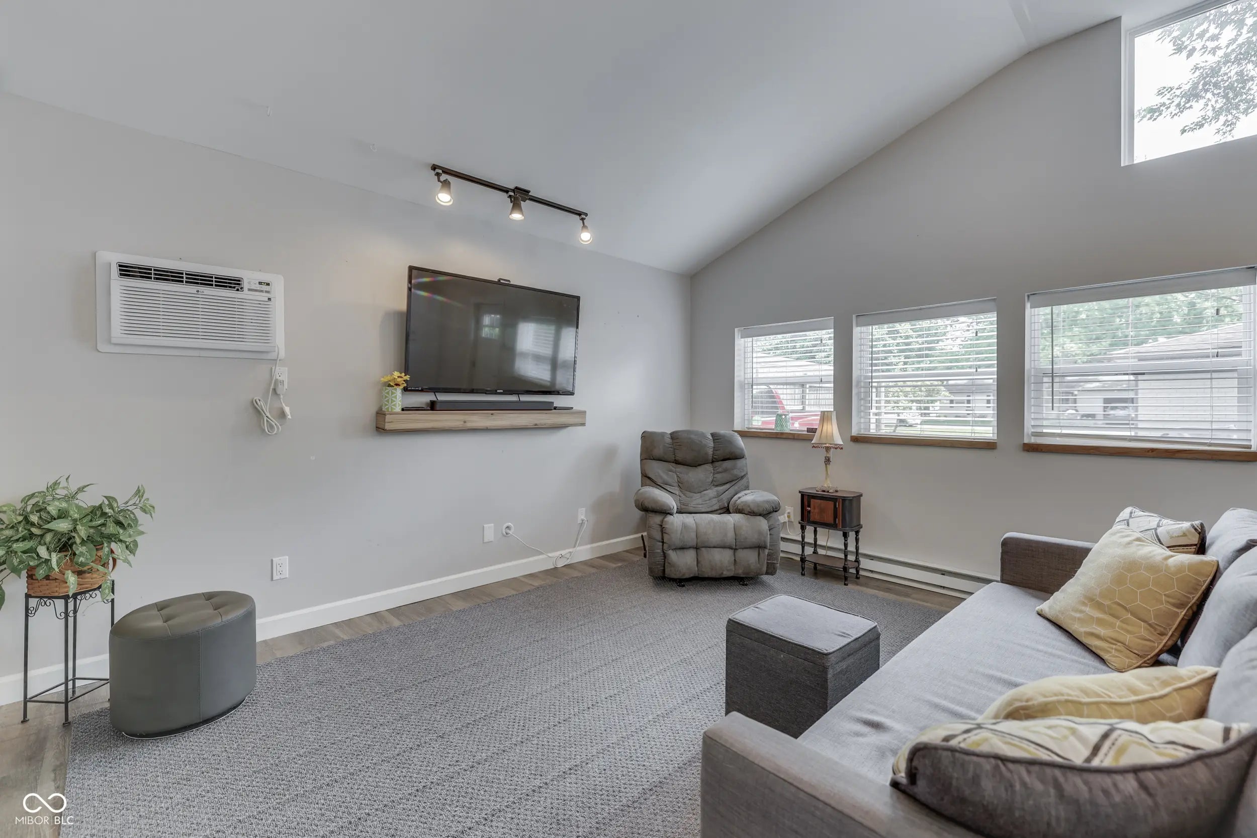 110 N Tresslar Avenue MLS 22051054 Utterback photo 36