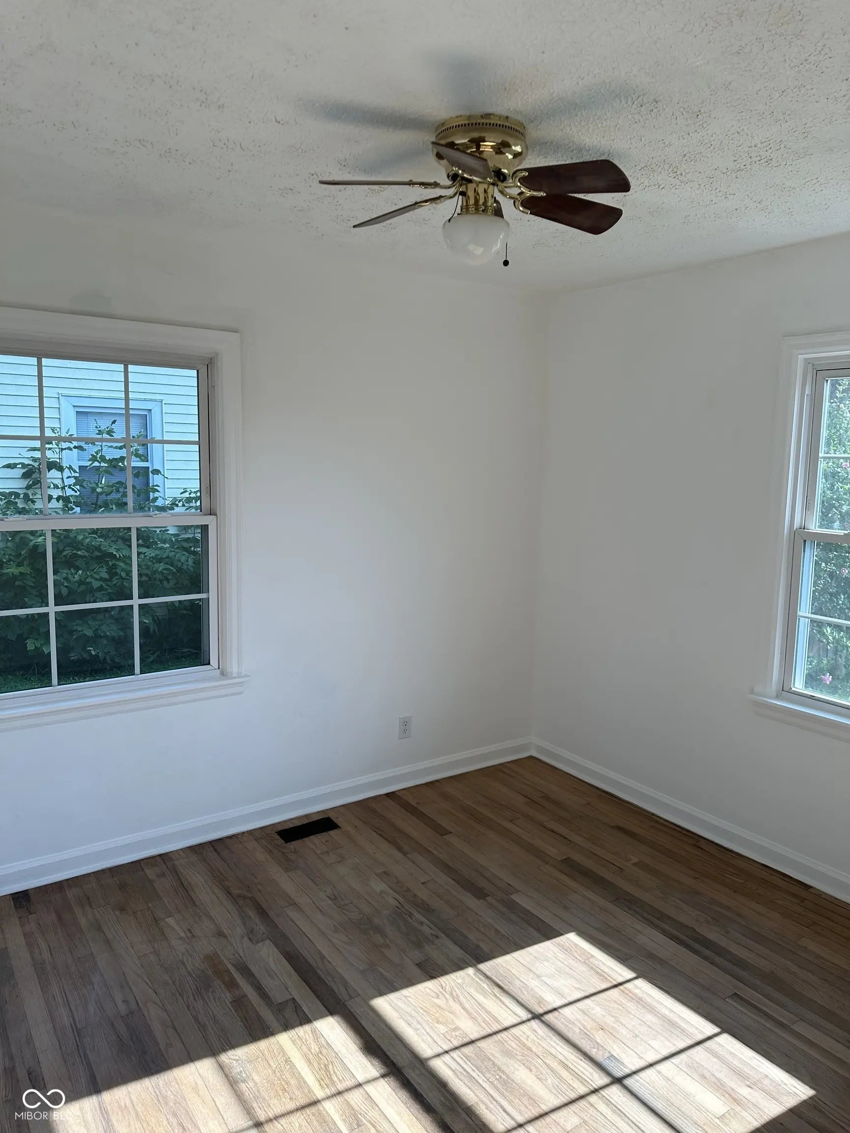 129 S Carlisle Street MLS 22051184 Dawsons Add 1 photo 2