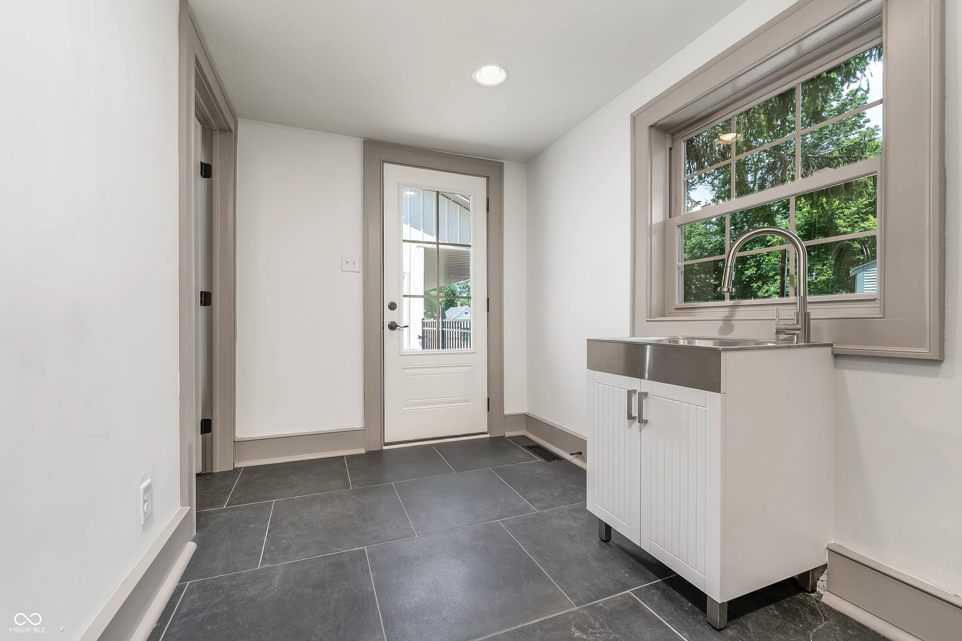 200 W Main Street MLS 22051274 No Subdivision photo 16