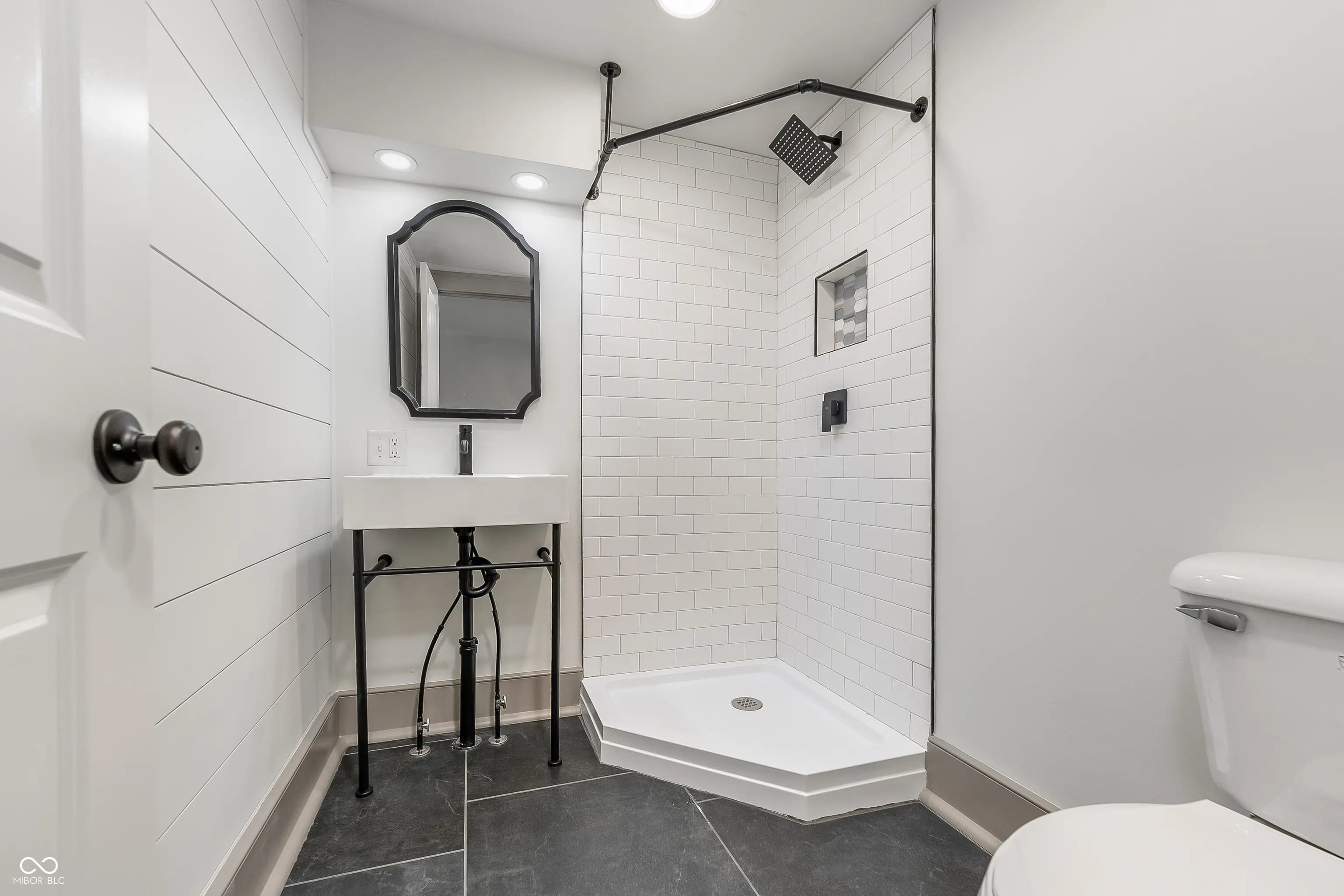 200 W Main Street MLS 22051274 No Subdivision photo 17