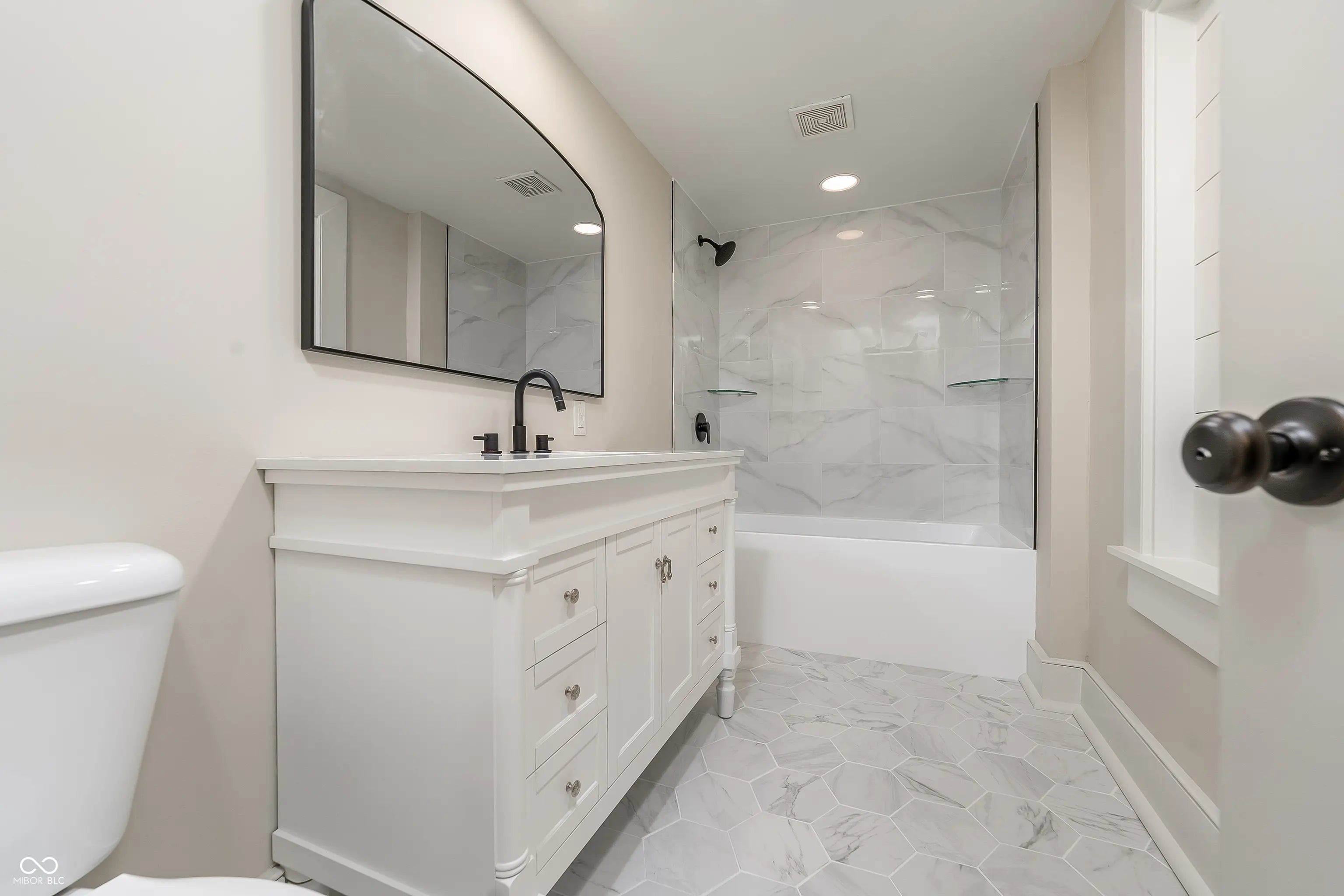 200 W Main Street MLS 22051274 No Subdivision photo 23