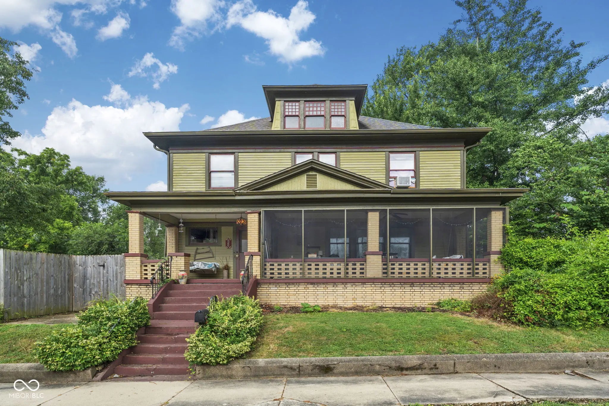524 N Walnut Street, Brazil