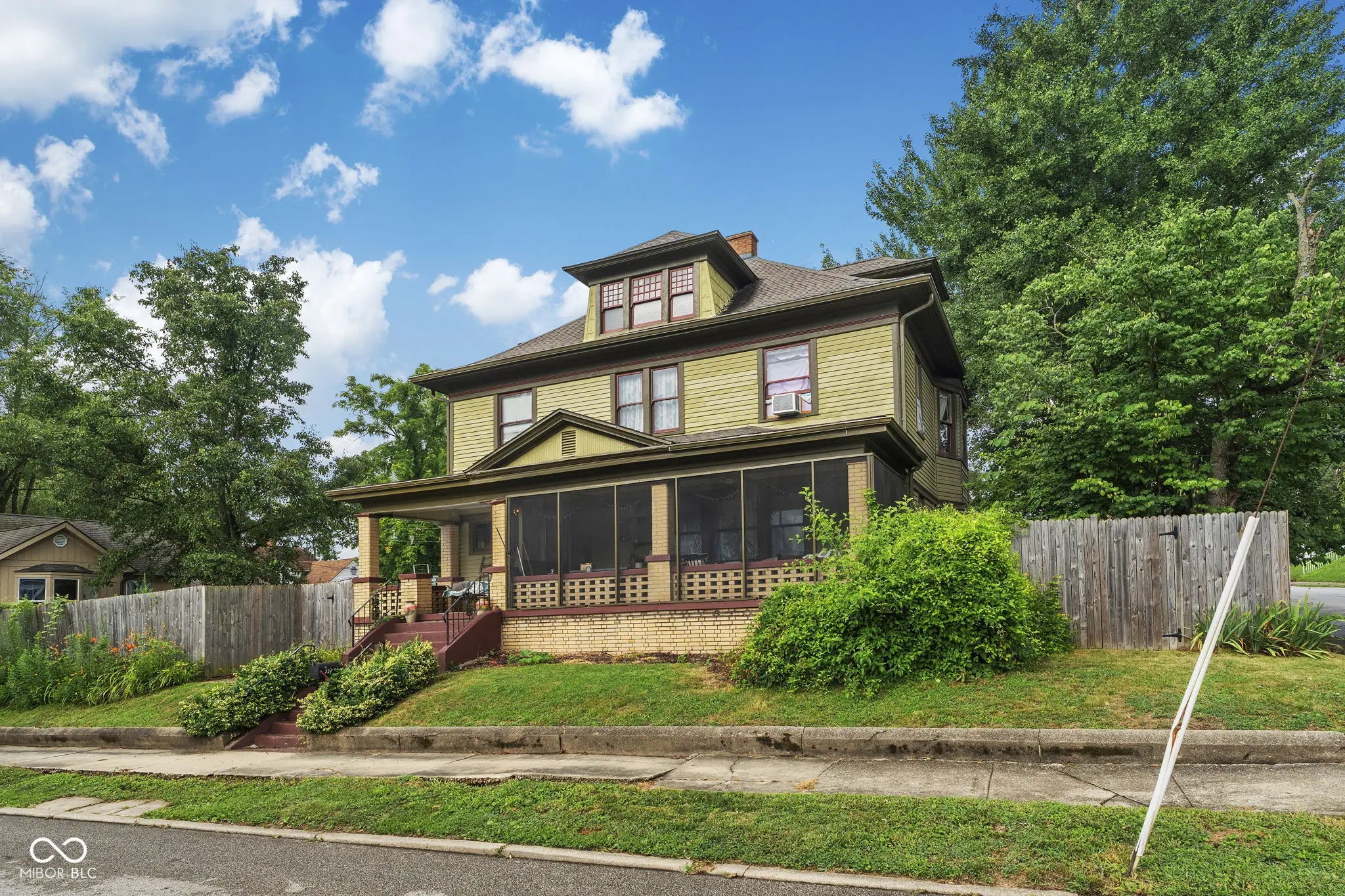 524 N Walnut Street, Brazil