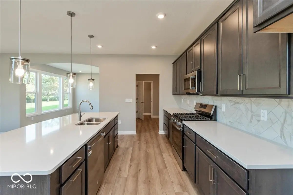 6928 Renoir Way MLS 22051396 Manors At Avon photo 9