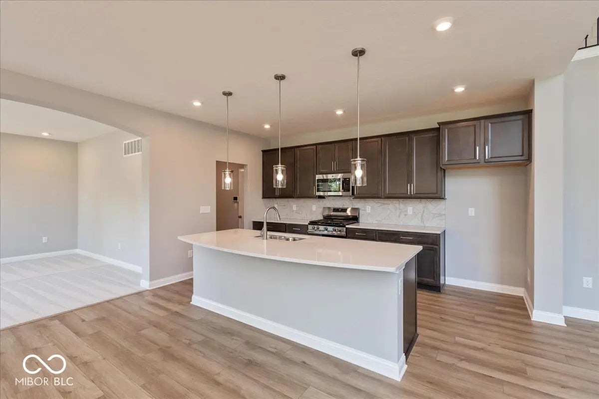 6928 Renoir Way MLS 22051396 Manors At Avon photo 5