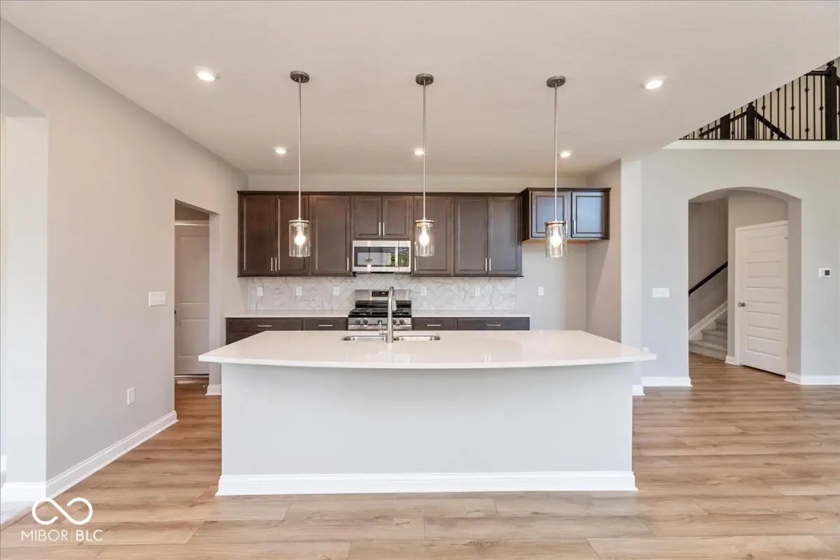 6928 Renoir Way MLS 22051396 Manors At Avon photo 6