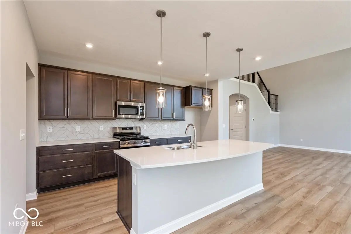 6928 Renoir Way MLS 22051396 Manors At Avon photo 7