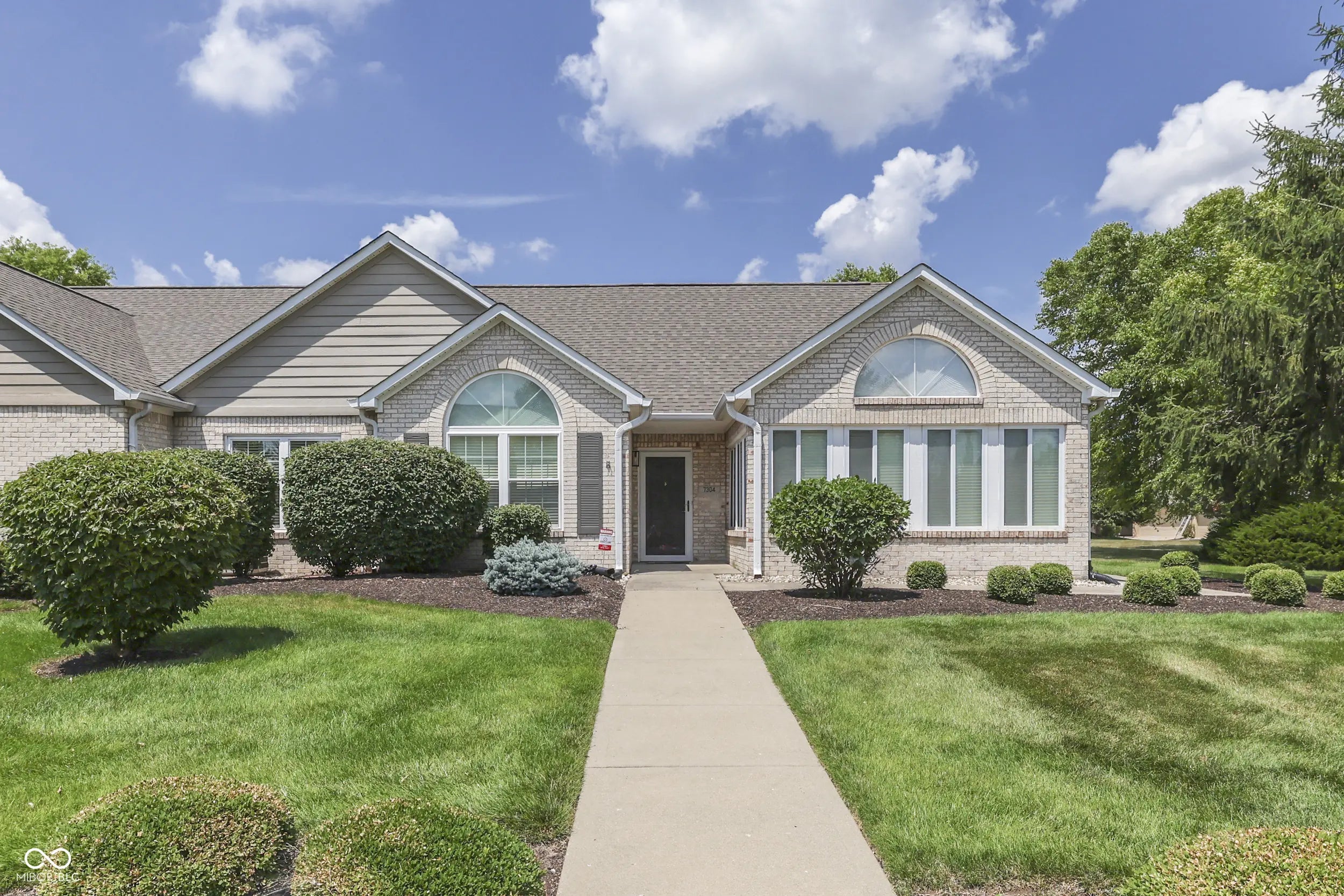 7304 Lake Lakota Place 44, Indianapolis