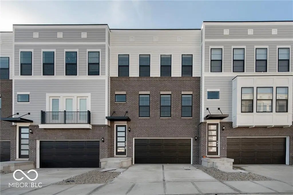 9749 Junction, Fishers