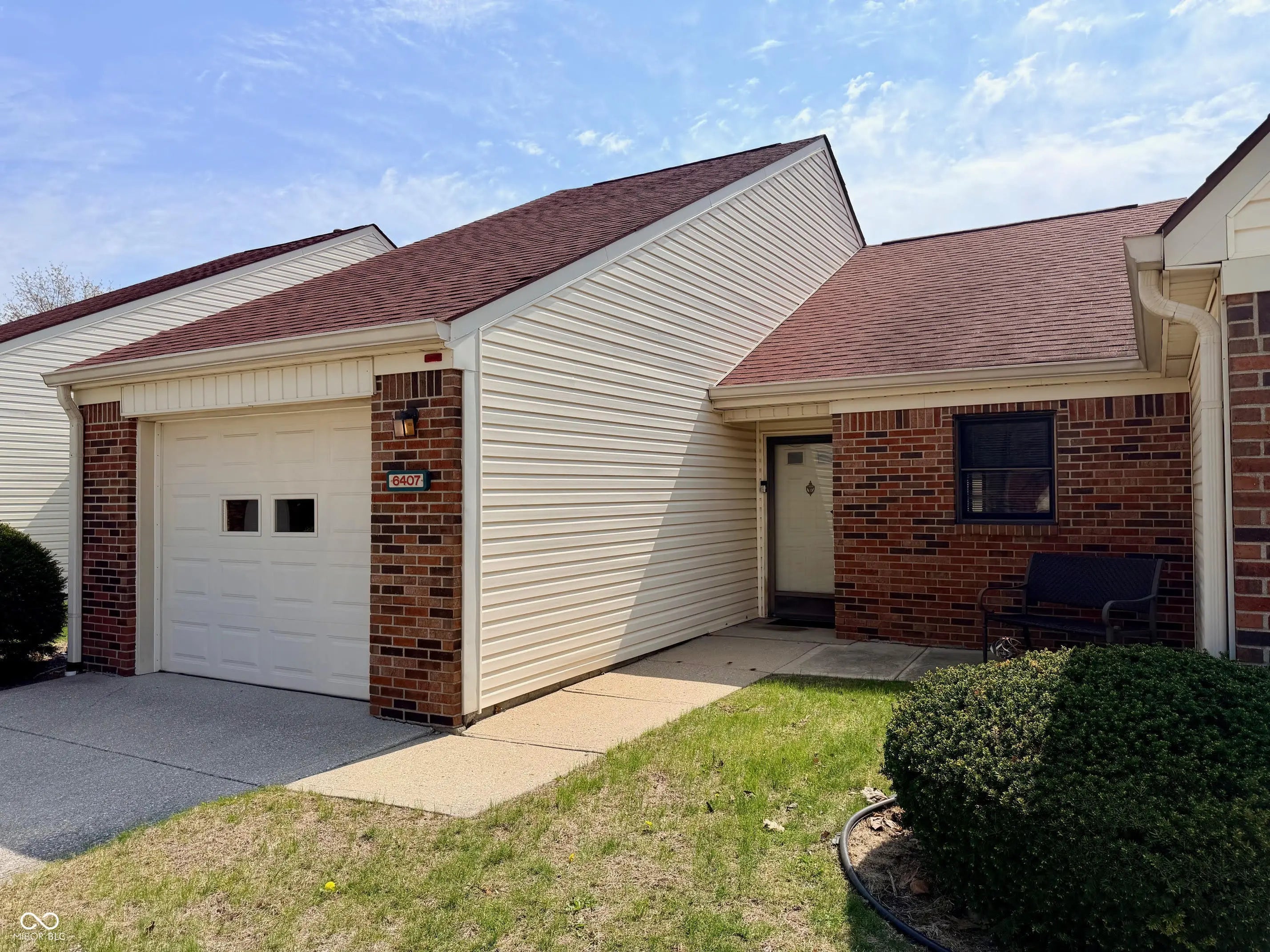 6407 Friendship Circle 15, Indianapolis