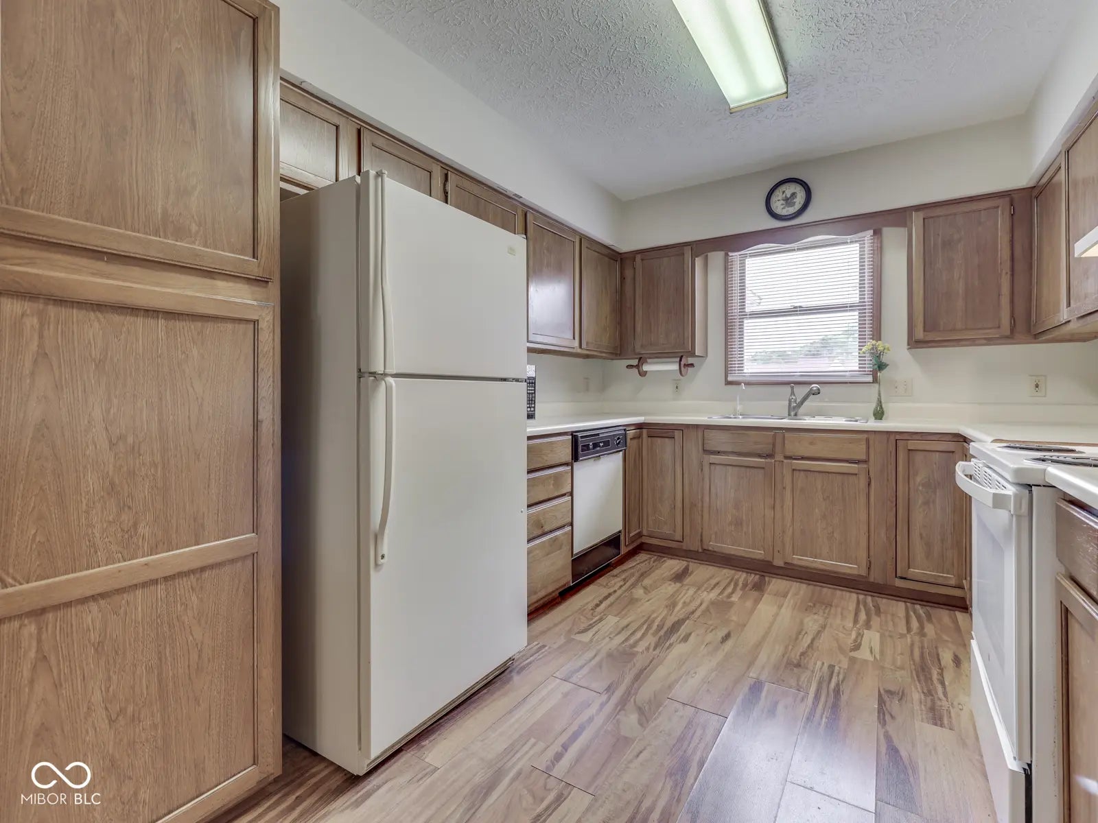 6407 Friendship Circle 15 MLS 22051885 Robin Run Village photo 14