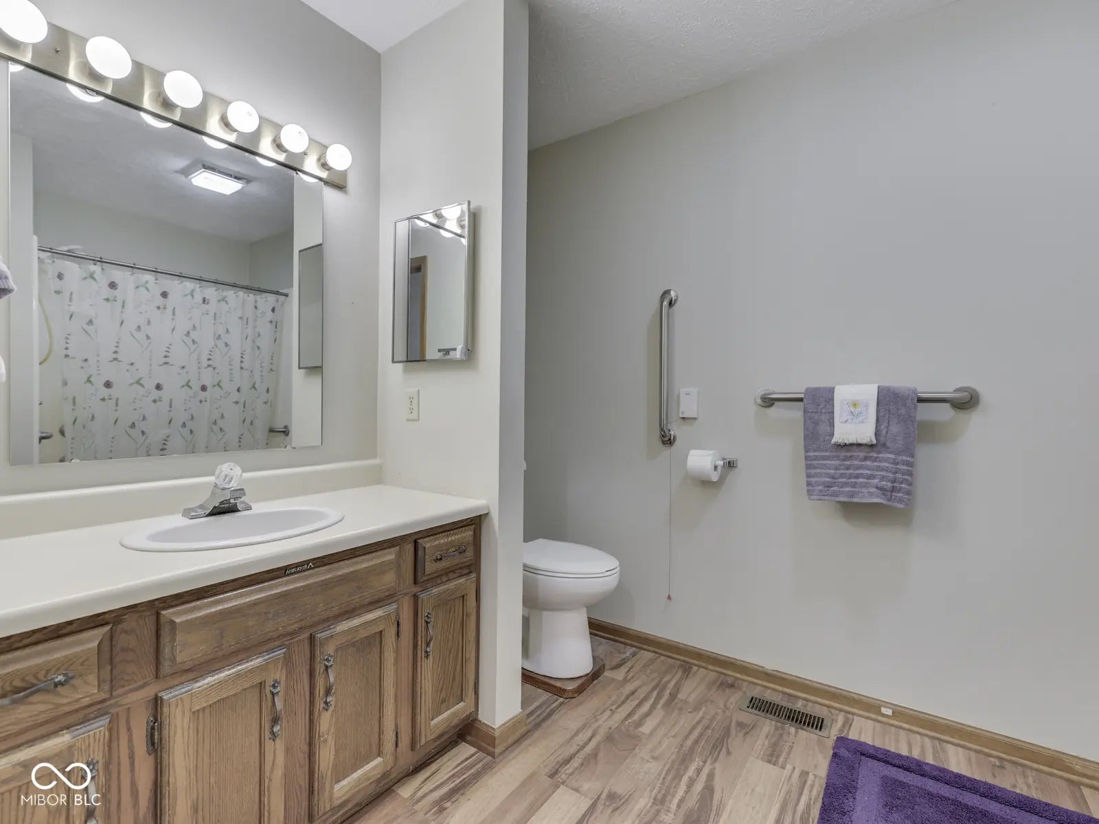 6407 Friendship Circle 15 MLS 22051885 Robin Run Village photo 18