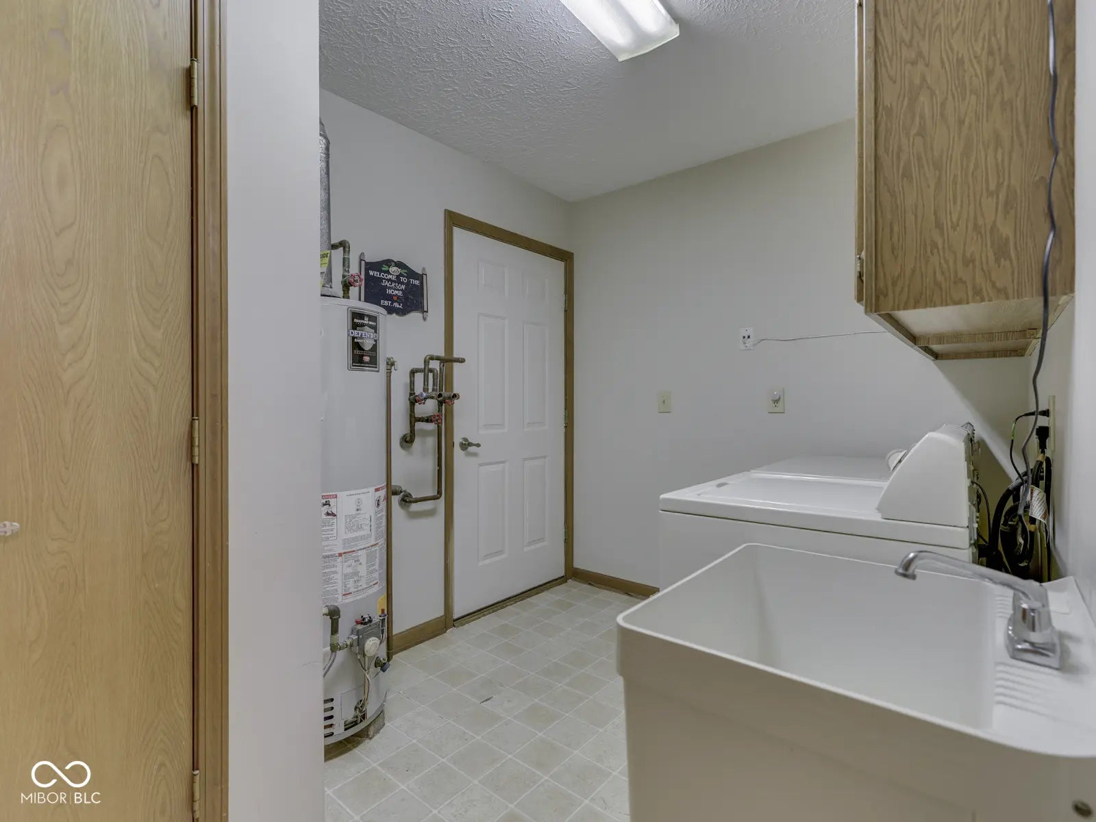 6407 Friendship Circle 15 MLS 22051885 Robin Run Village photo 19