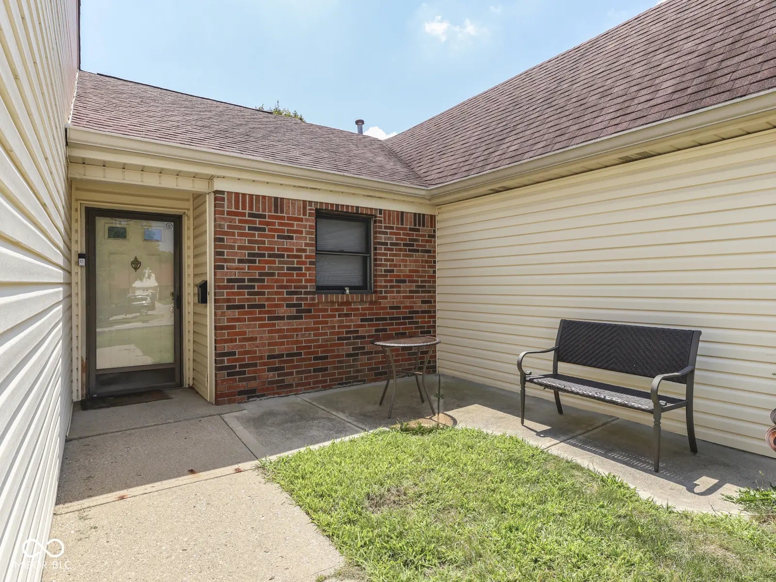 6407 Friendship Circle 15 MLS 22051885 Robin Run Village photo 2