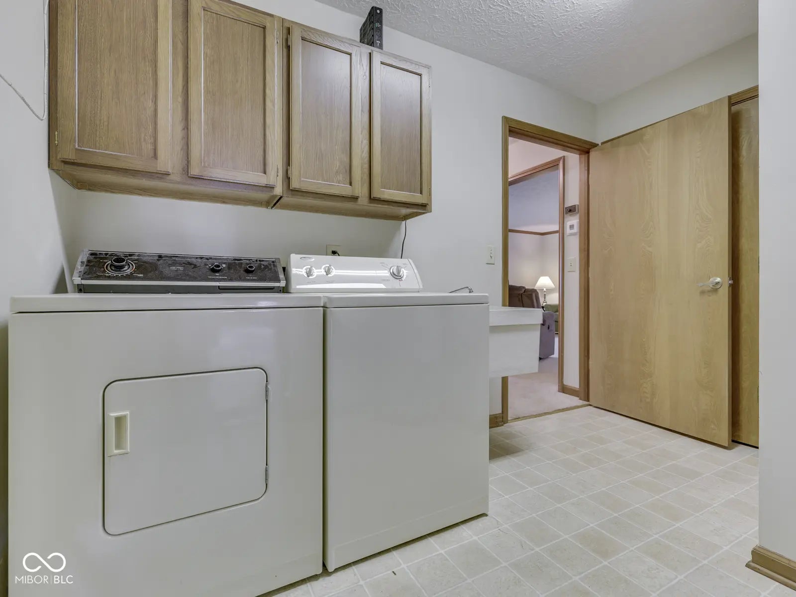 6407 Friendship Circle 15 MLS 22051885 Robin Run Village photo 20