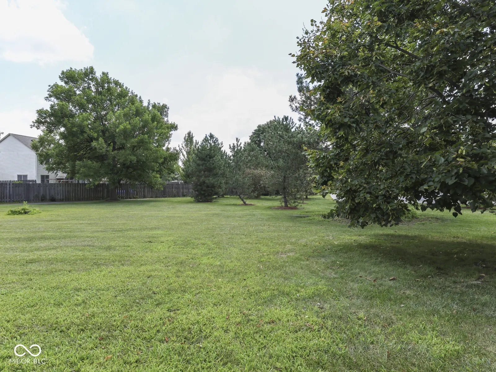 6407 Friendship Circle 15 MLS 22051885 Robin Run Village photo 21