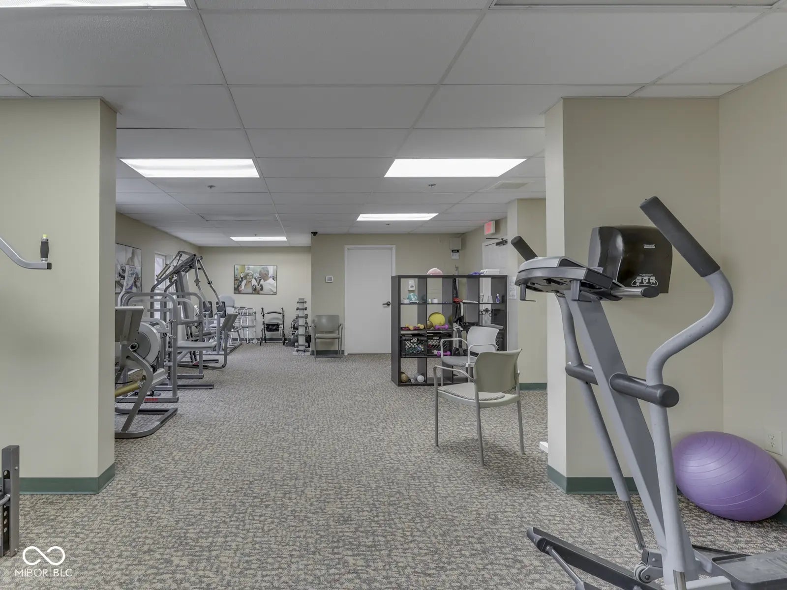 6407 Friendship Circle 15 MLS 22051885 Robin Run Village photo 31