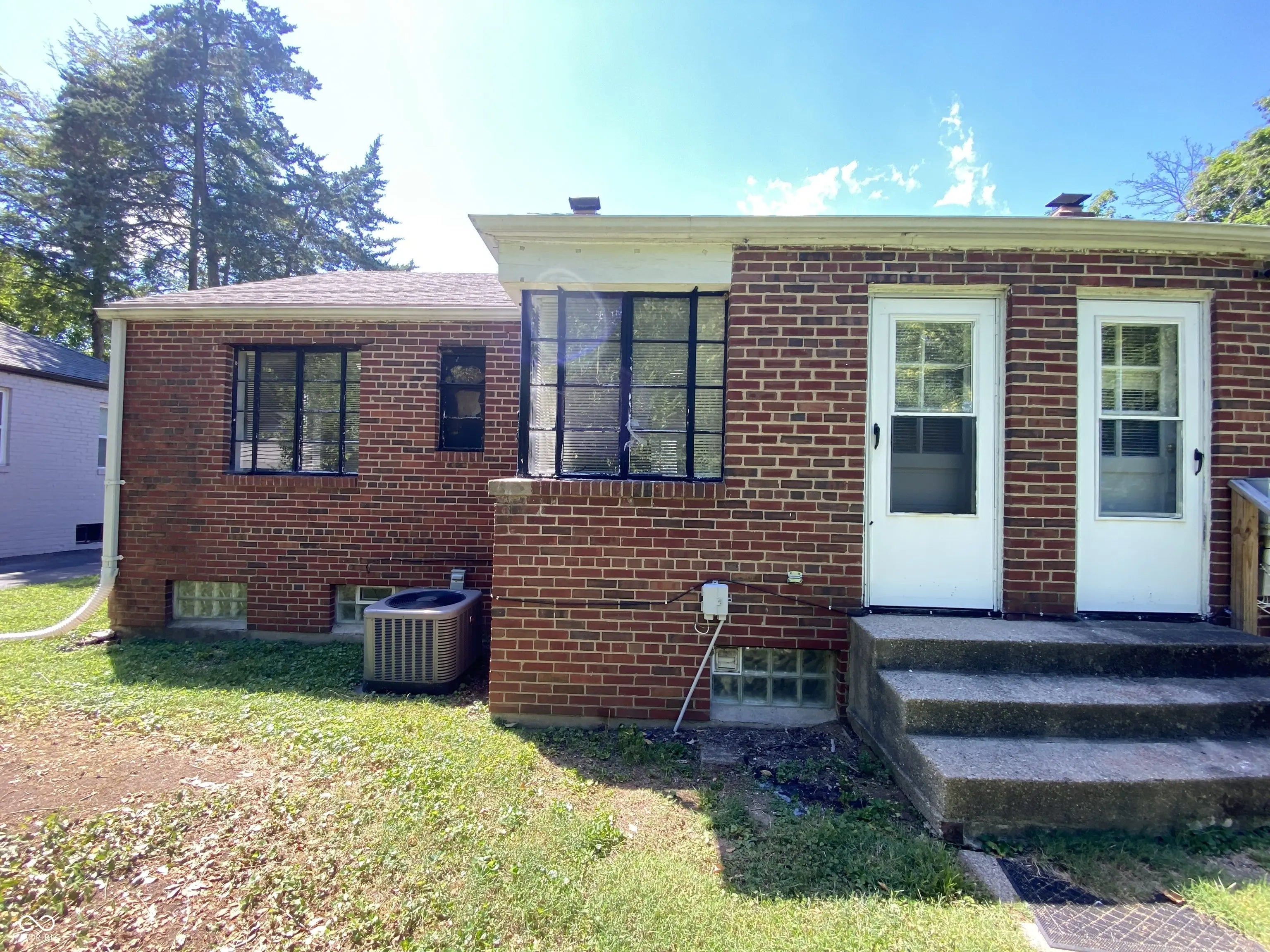 77 W Westfield Boulevard, Indianapolis