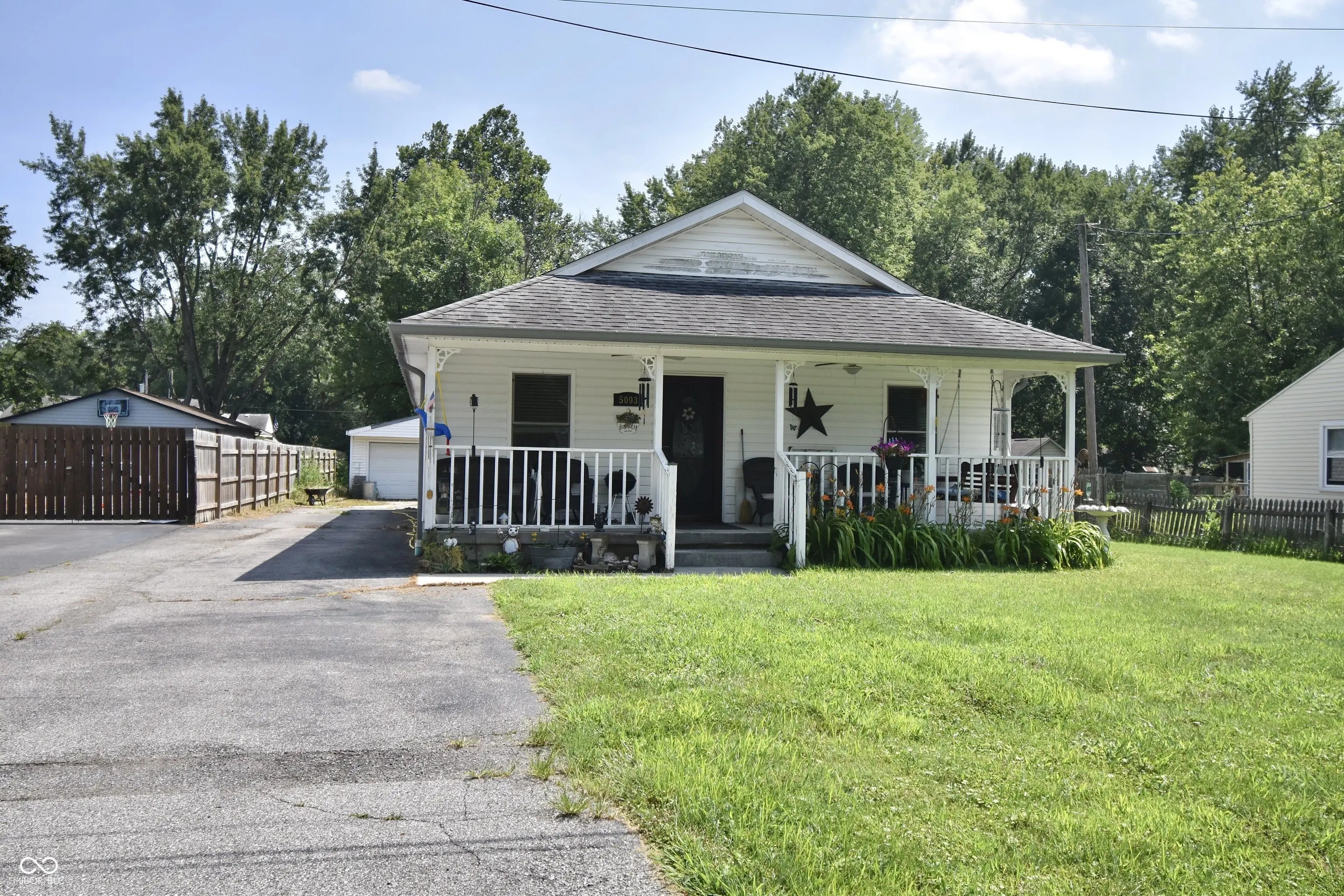 5093 Russell Lane, Greenwood