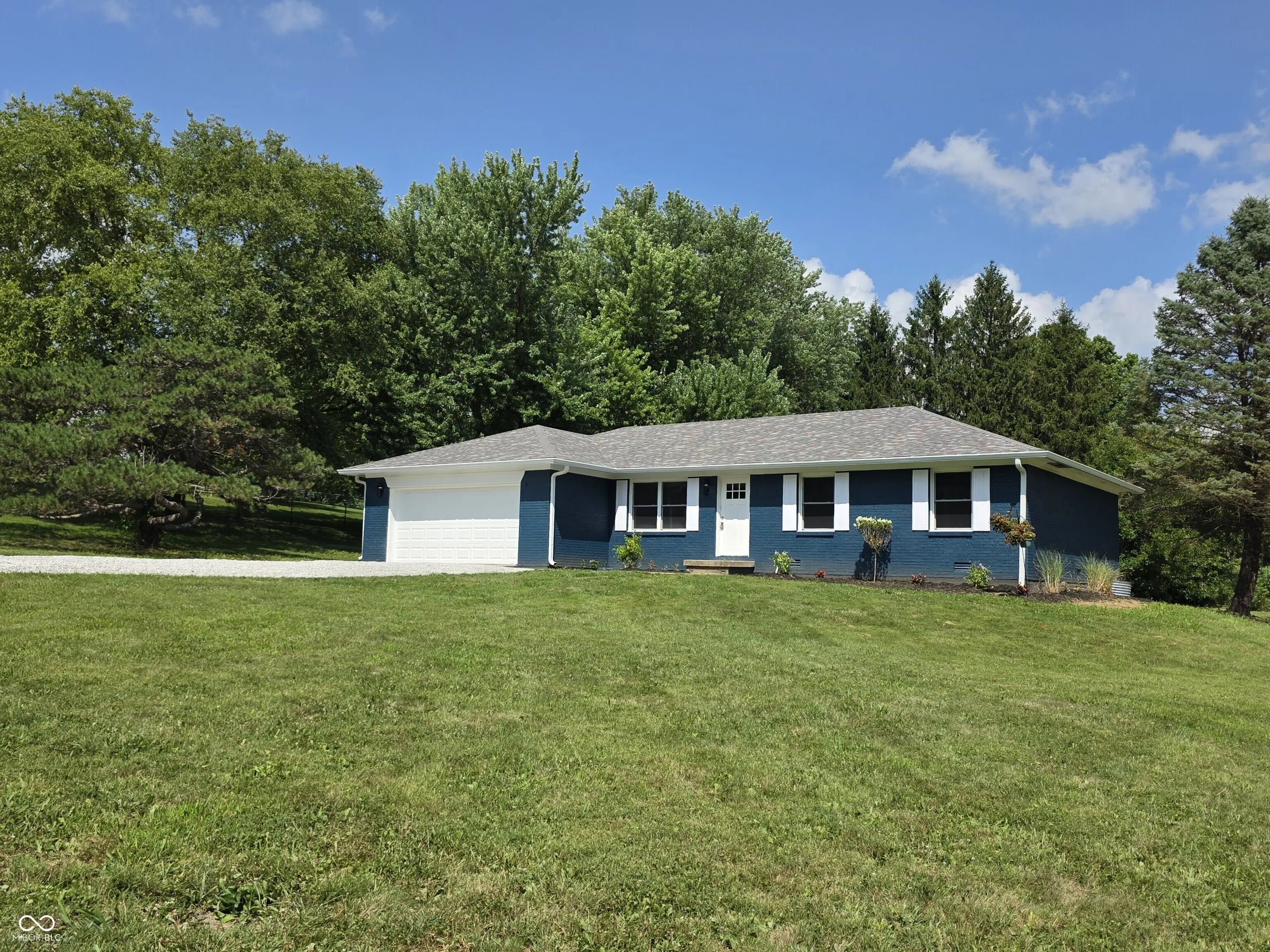 12087 N Cedarwood Drive, Mooresville