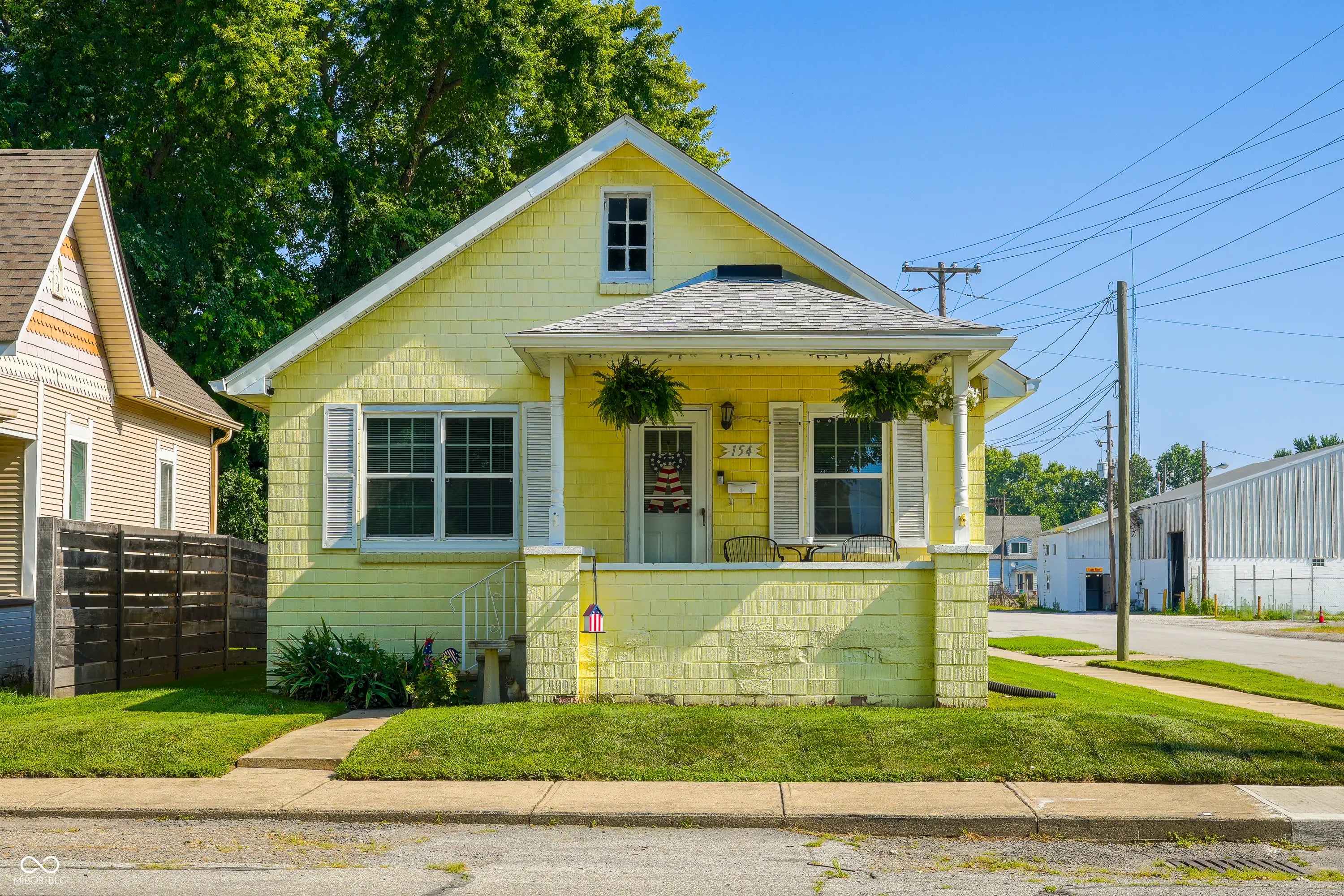 154 E Washington Street, Mooresville