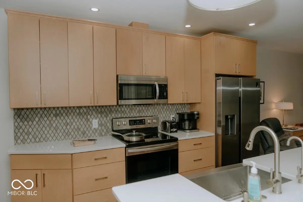 606/608 N Emerson Avenue MLS 22052514 Emerson Heights photo 2