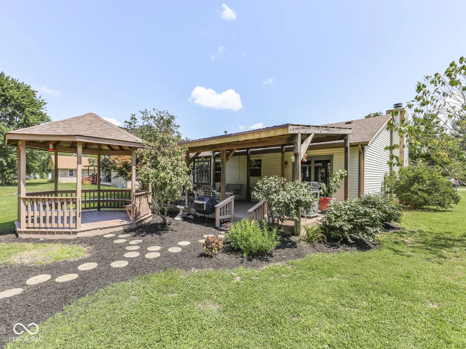 360 E County Line Road, Morgantown