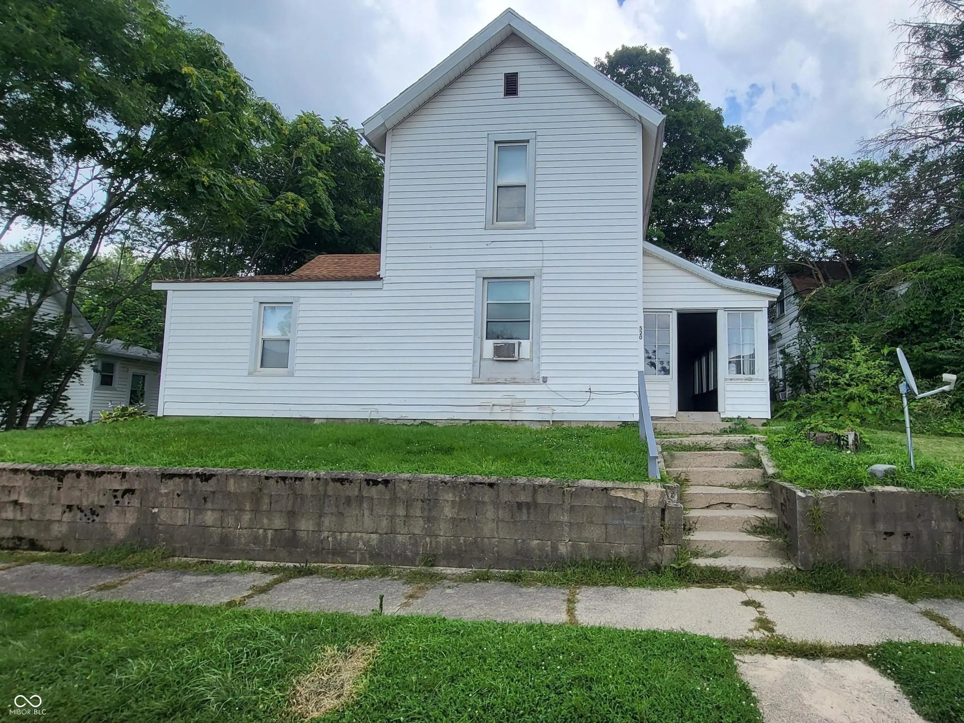 Photo of 520 1/2 Ruddle Avenue Anderson, IN 46012