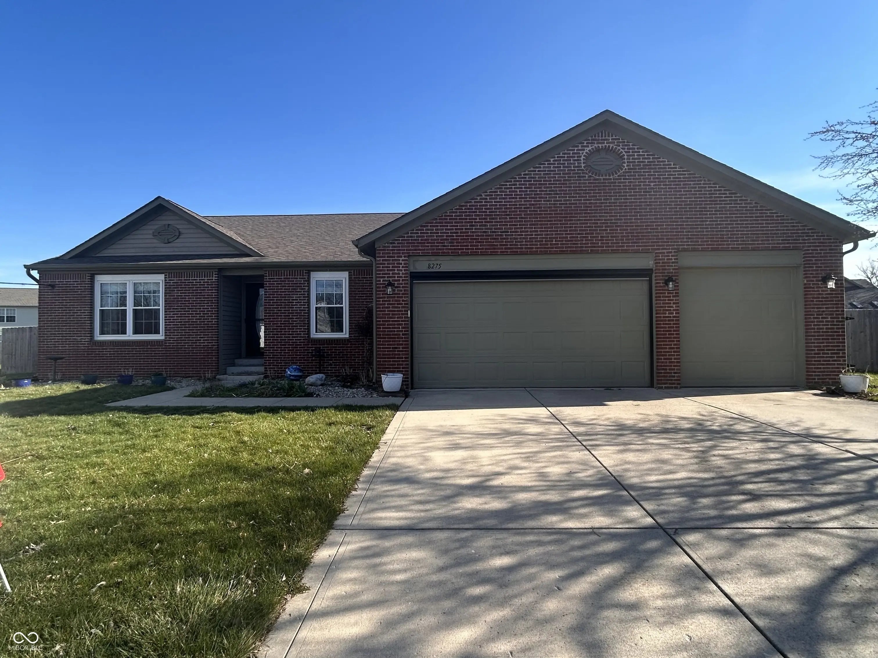 8275 Locke Circle, Avon