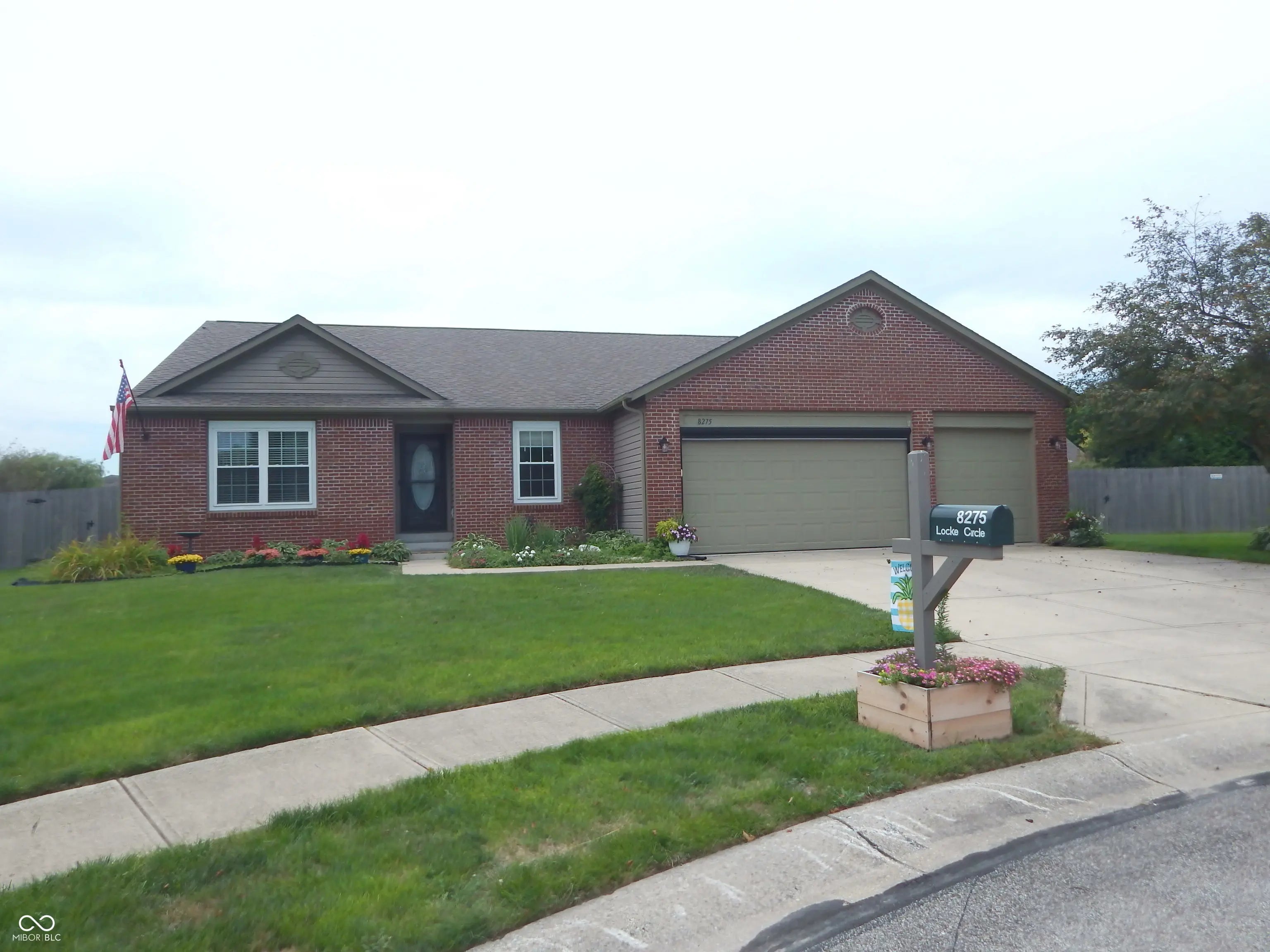 8275 Locke Circle, Avon
