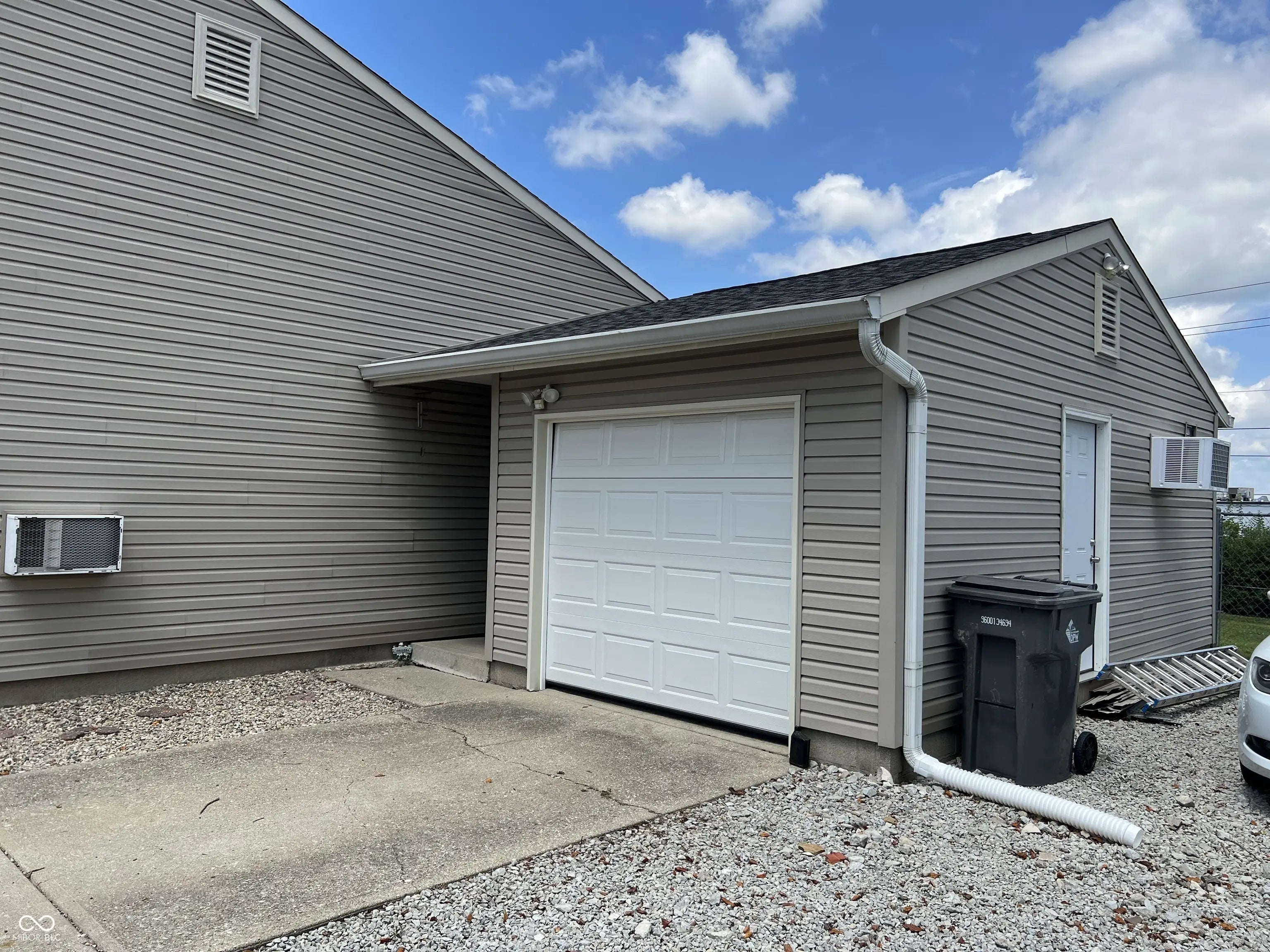 5218 Padre Lane MLS 22053261 Arlington Acres North photo 1