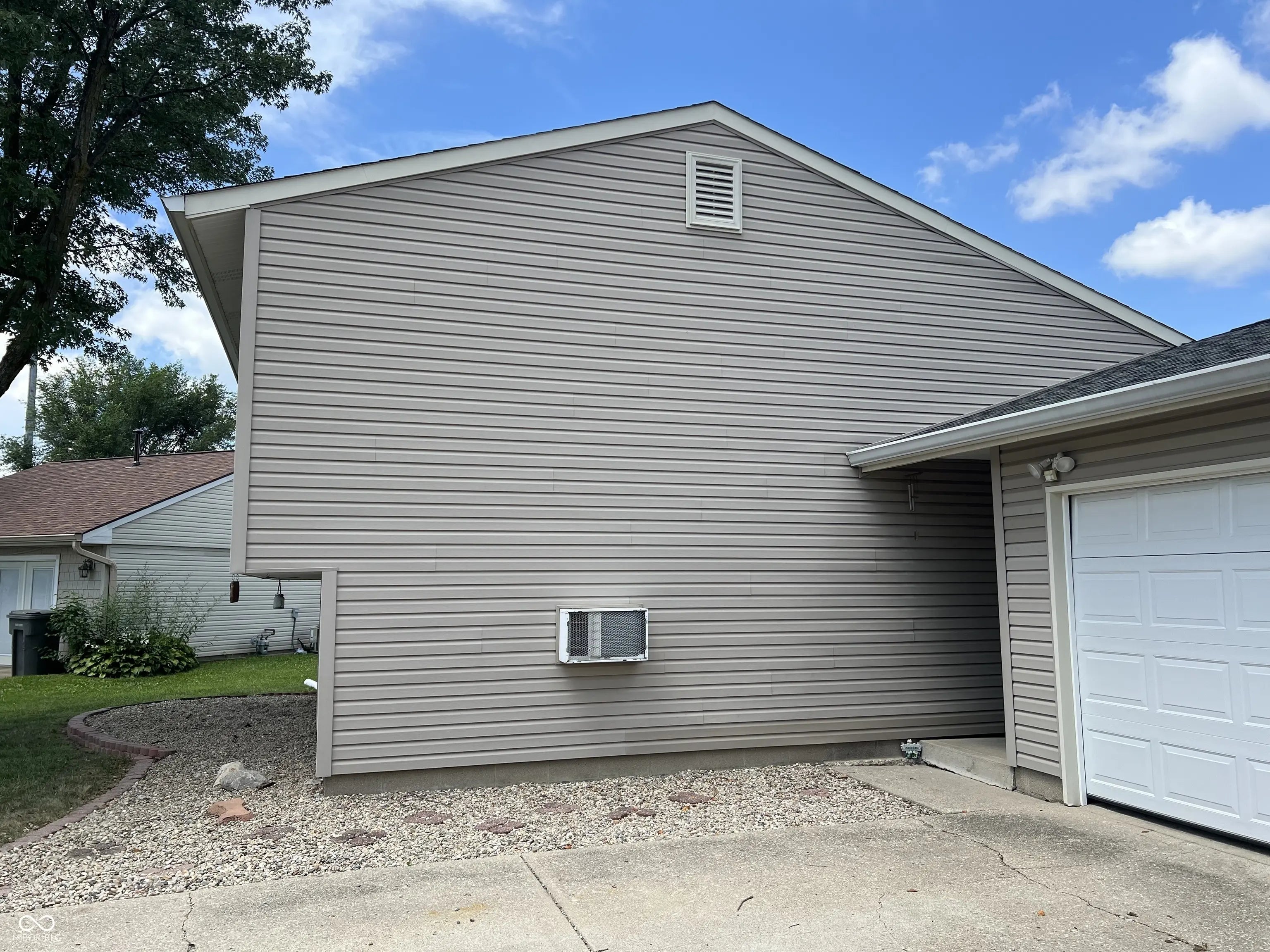 5218 Padre Lane MLS 22053261 Arlington Acres North photo 2