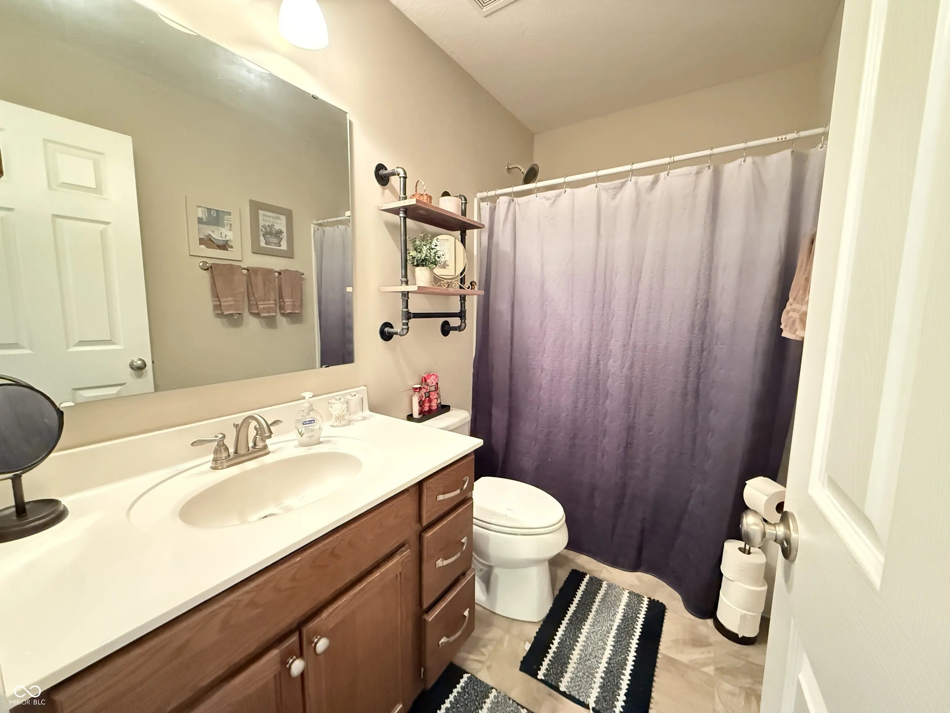 1400 W Springhurst Boulevard MLS 22053366 Meadow At Springhurst photo 14