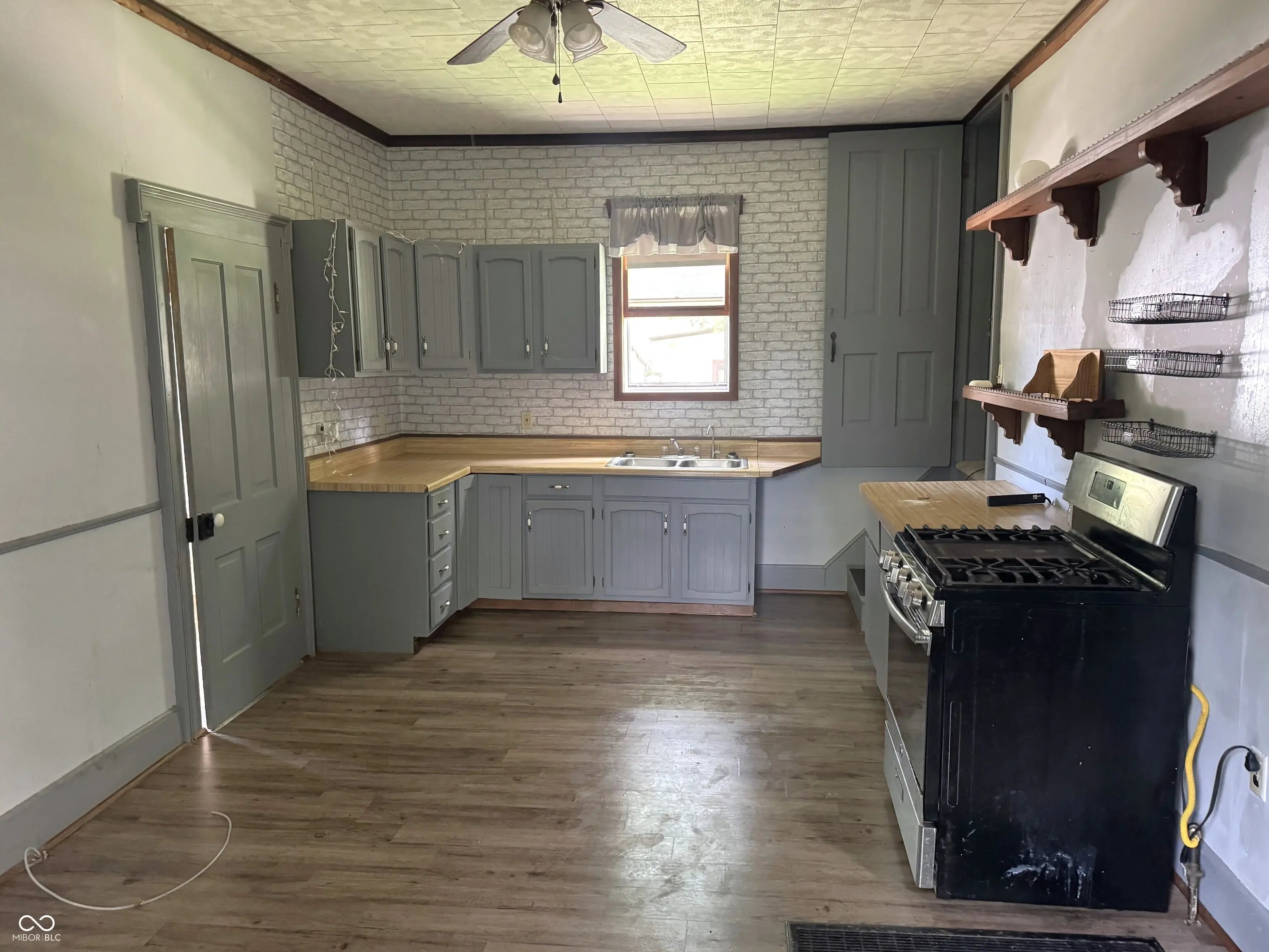 711 Crockett Street MLS 22053442 No Subdivision photo 14