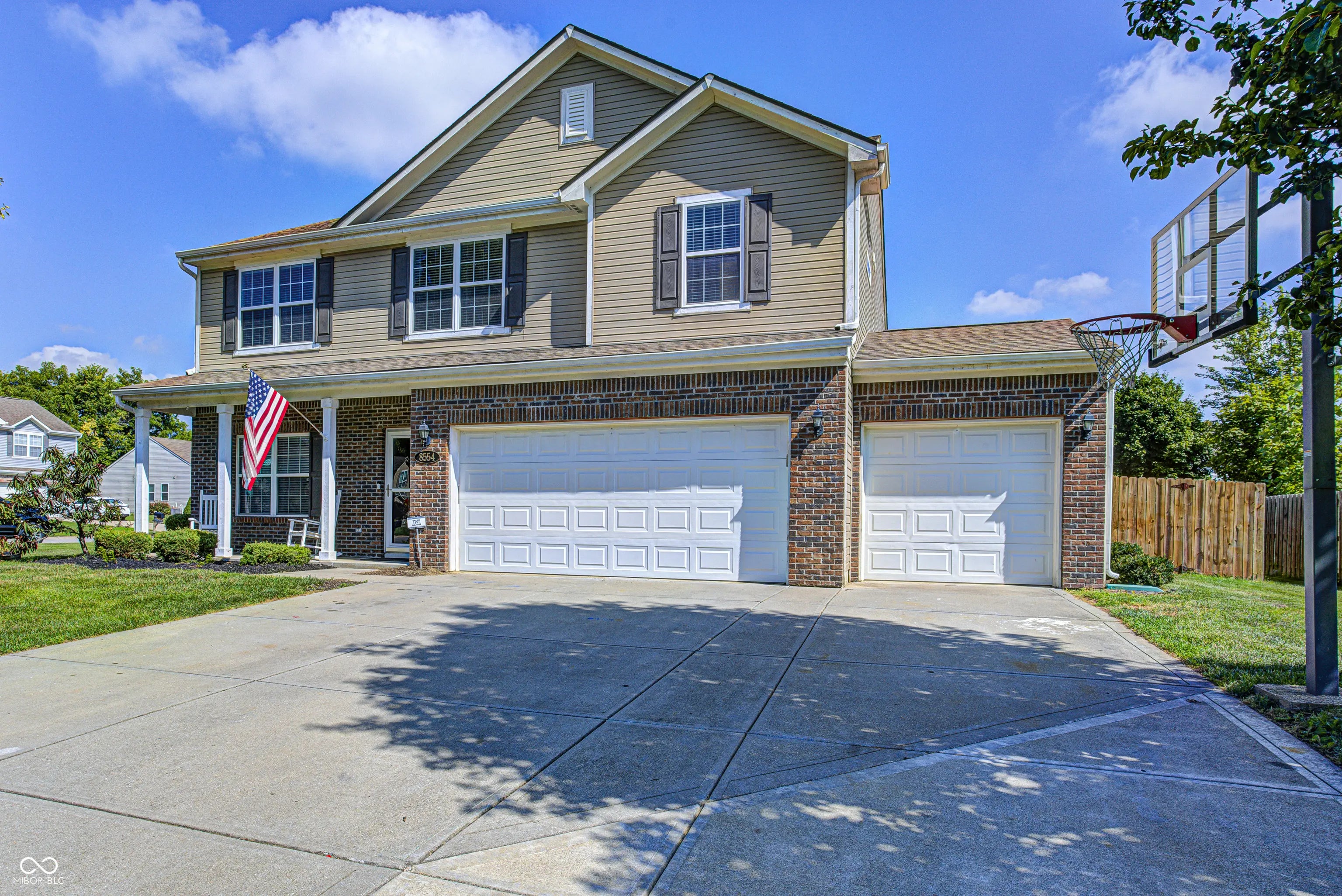 8554 Redditch Drive, Avon